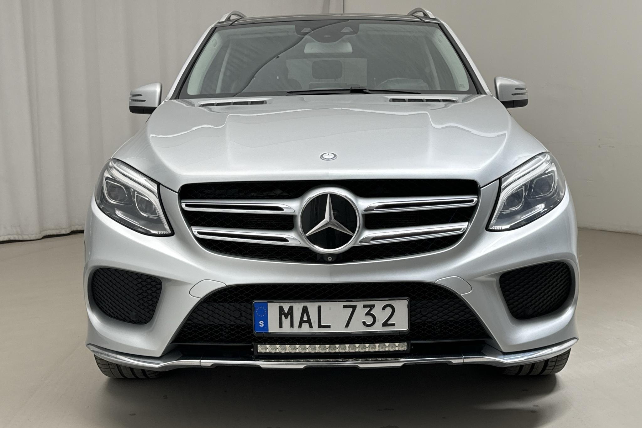 Mercedes GLE 500 4MATIC W166 (435hk) - 15 096 mil - Automat - silver - 2016