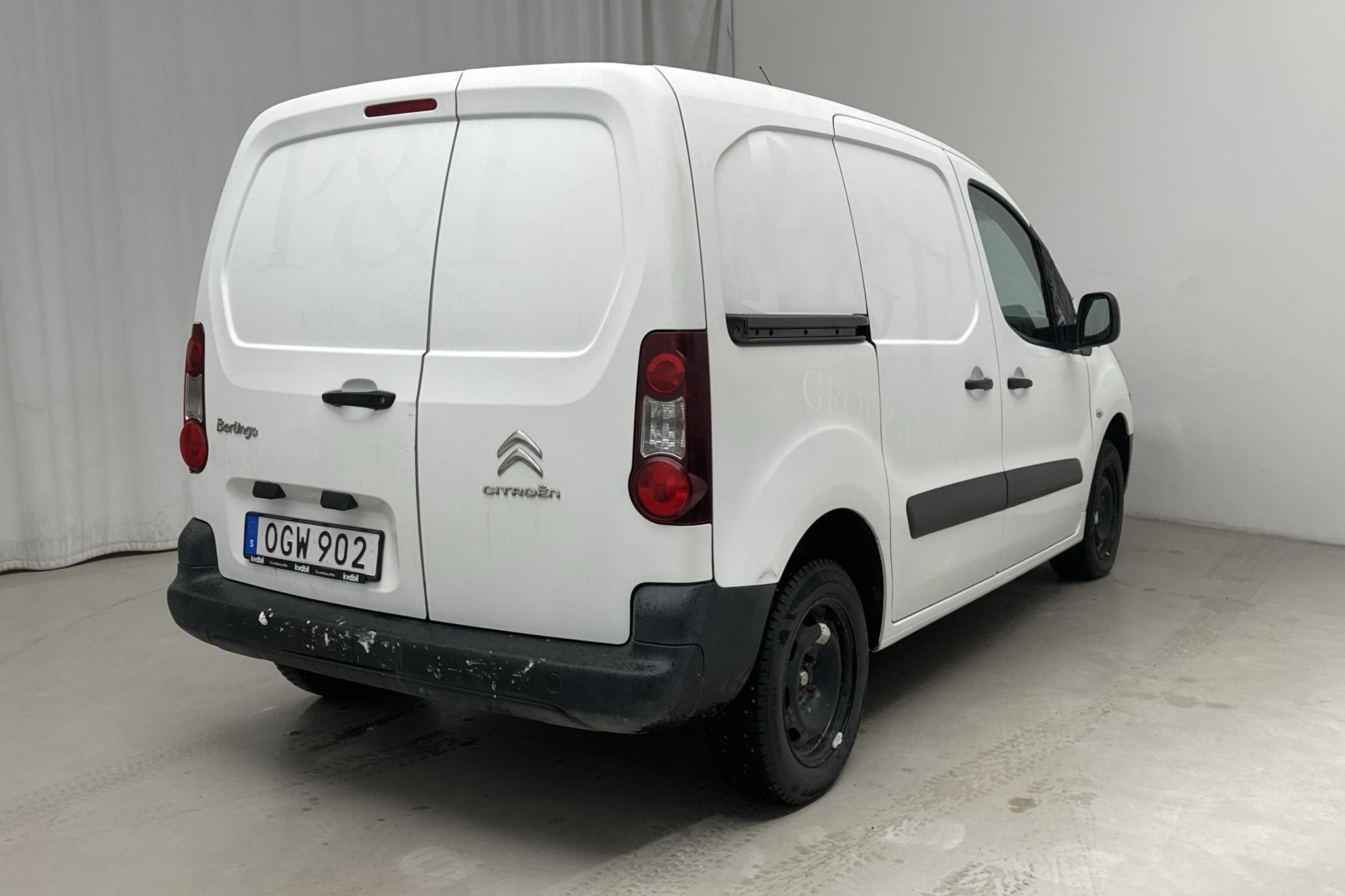 Citroen Berlingo 1.6 BlueHDi Skåp (75hk) - 137 340 km - Manualna - biały - 2016