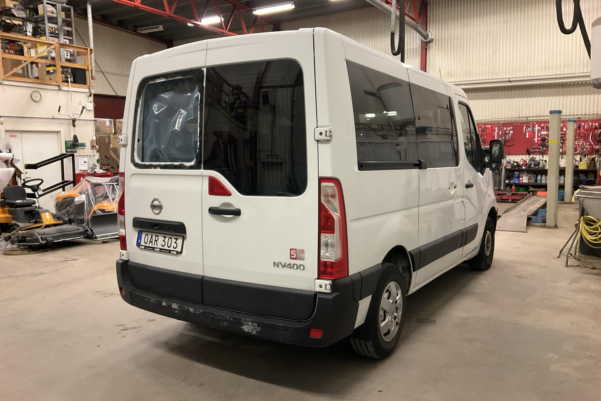 Nissan NV400 2.3 dCi Minibuss (145hk) - 186 520 km - Manualna - biały - 2017