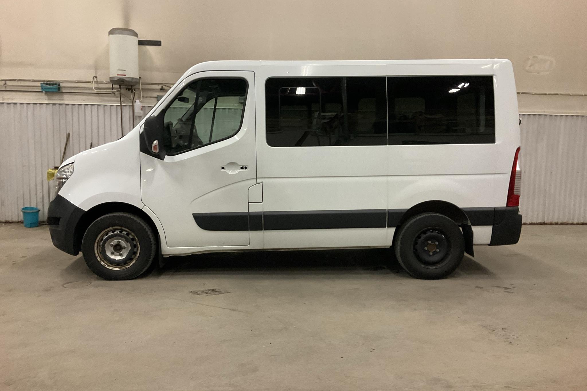 Nissan NV400 2.3 dCi Minibuss (145hk) - 186 520 km - Manuaalinen - valkoinen - 2017