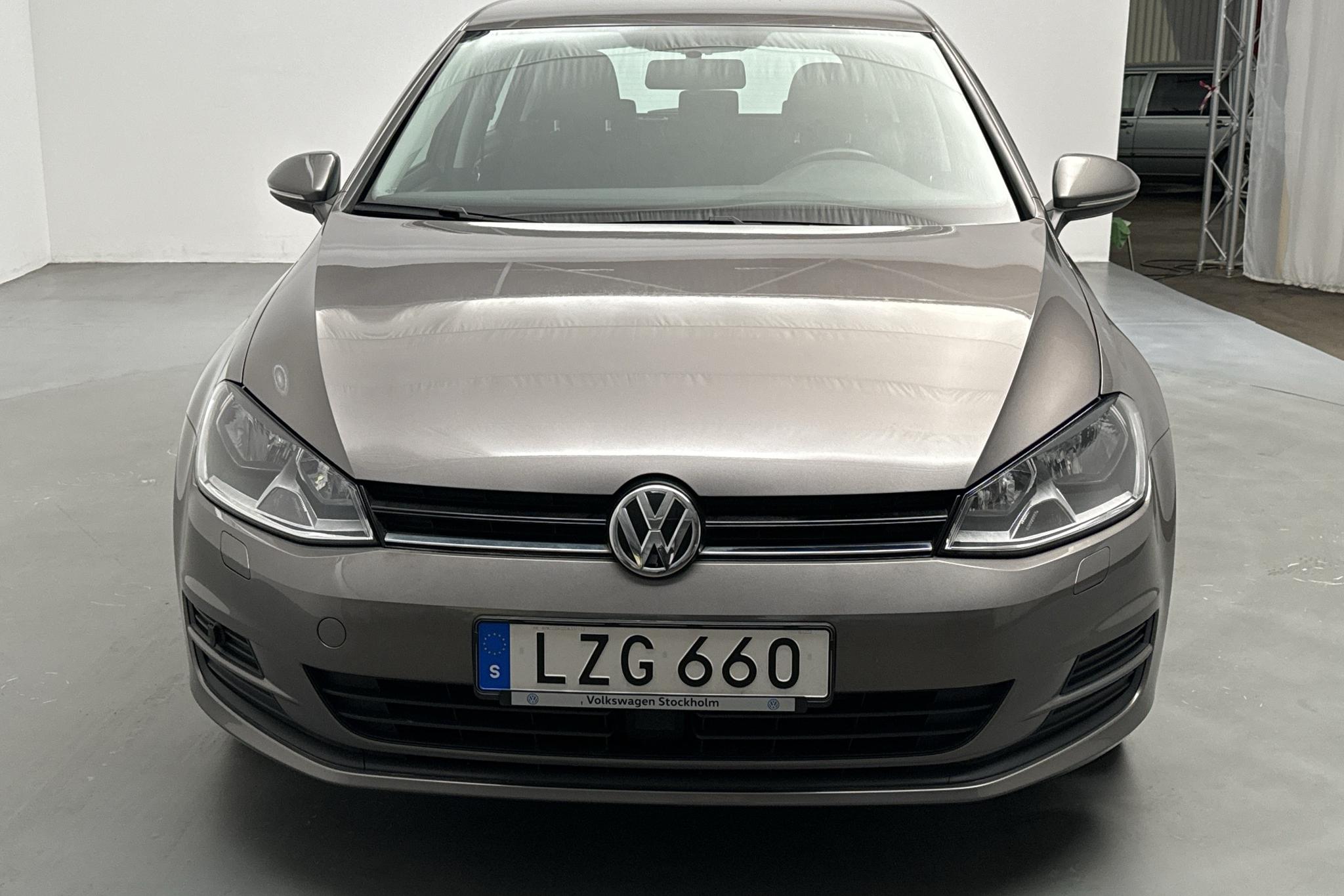 VW Golf VII 1.2 TSI 5dr (110hk) - 47 250 km - Käsitsi - hall - 2016