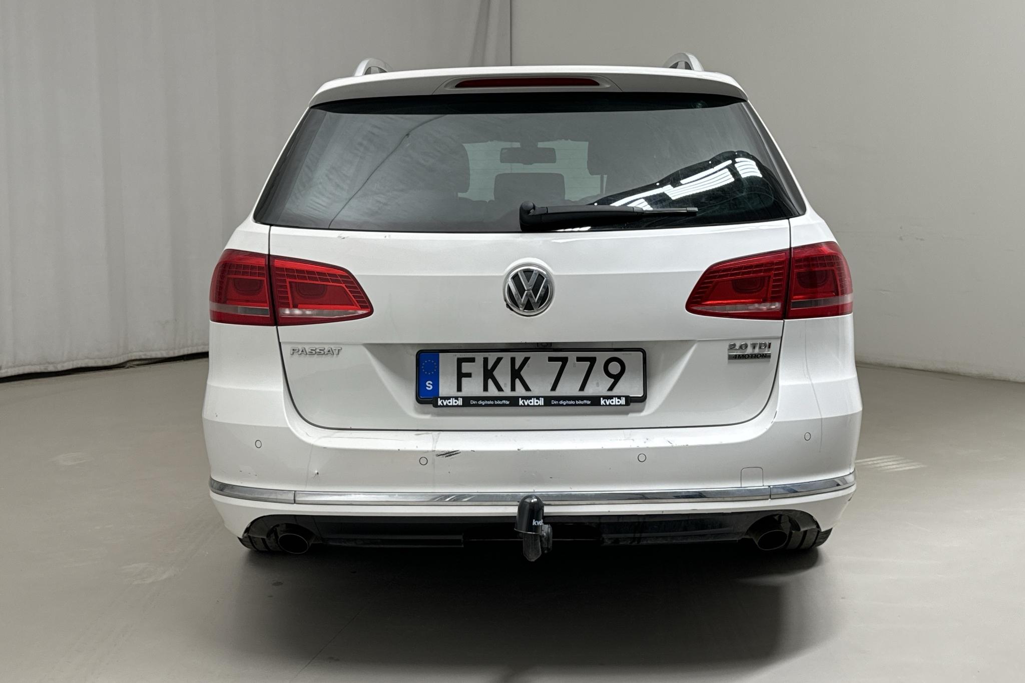 VW Passat 2.0 TDI BlueMotion Technology Variant 4Motion (177hk) - 132 290 km - Automatyczna - biały - 2014