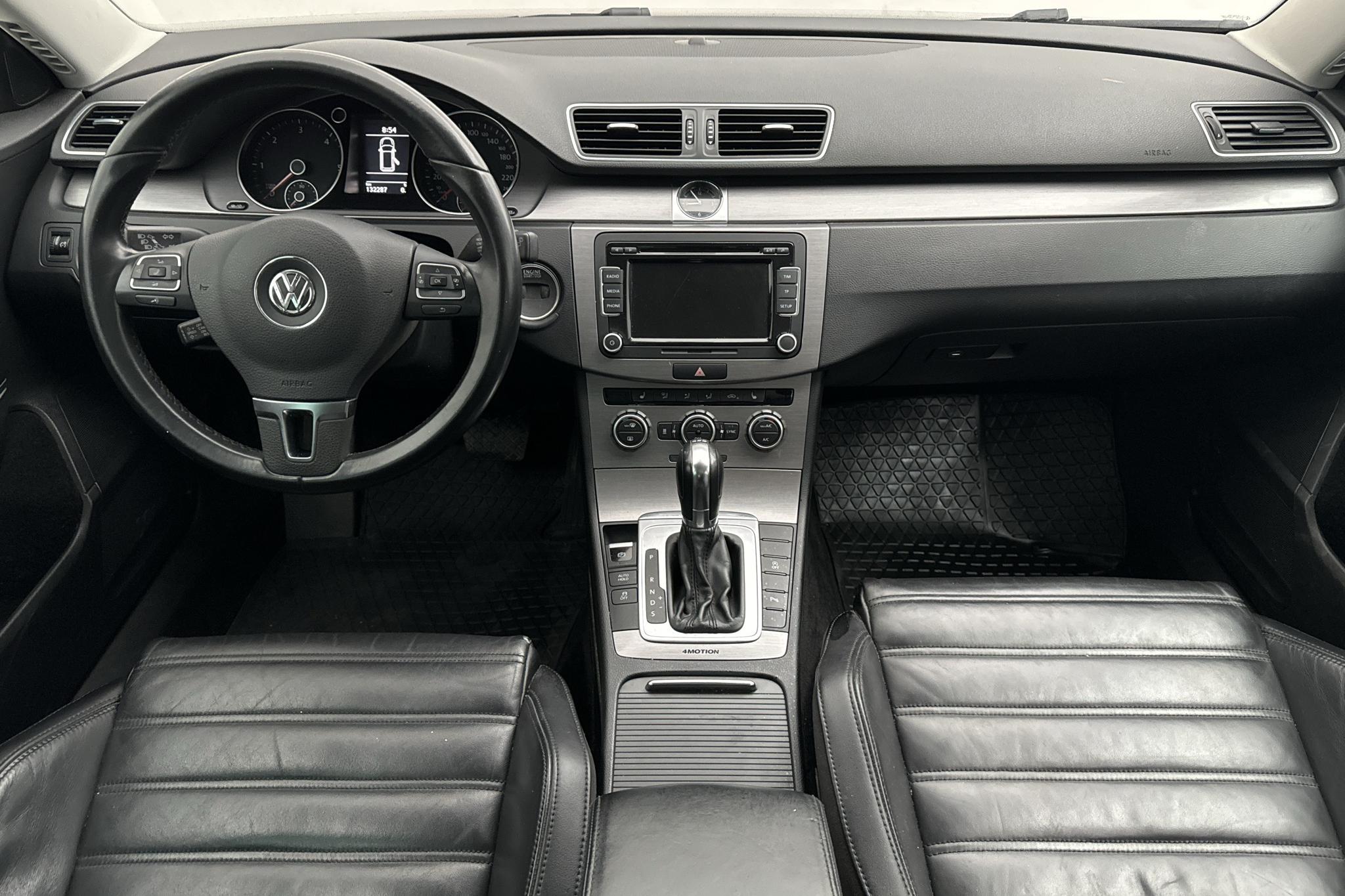 VW Passat 2.0 TDI BlueMotion Technology Variant 4Motion (177hk) - 132 290 km - Automatic - white - 2014