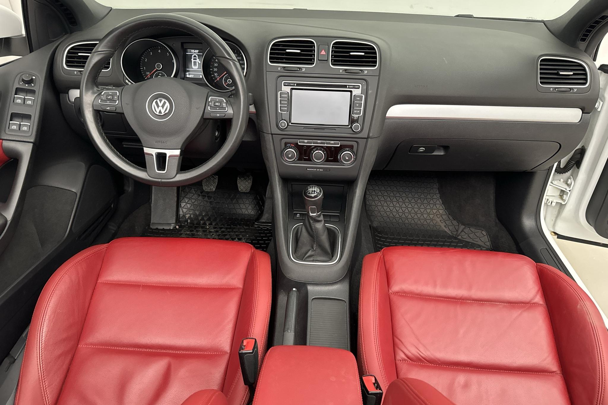 VW Golf VI 1.4 TSI Cabriolet (160hk) - 4 648 mil - Manuell - vit - 2013