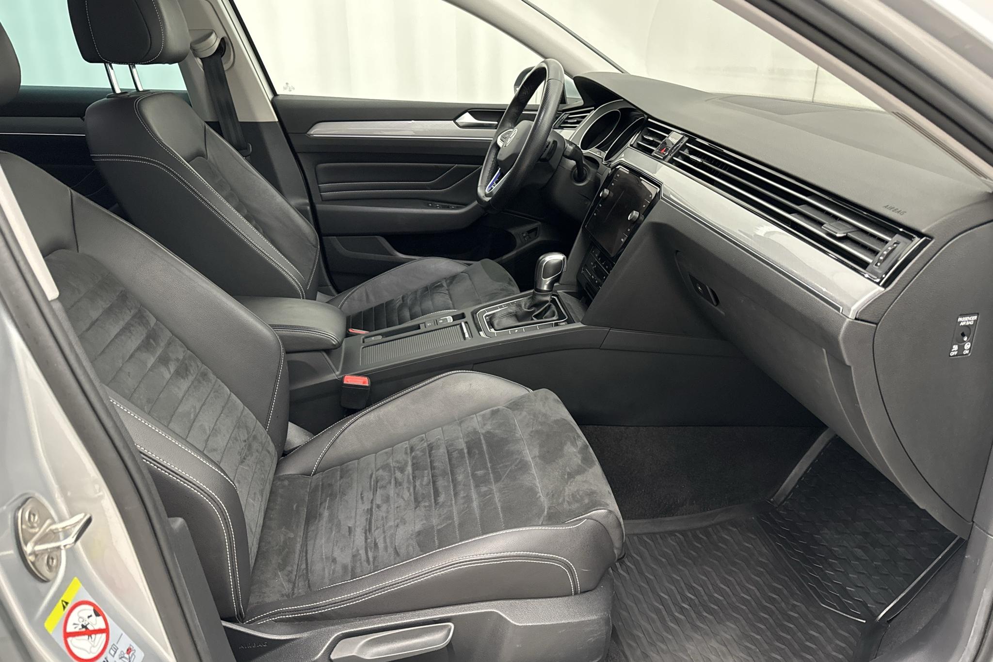VW Passat 1.4 GTE Sportscombi (218hk) - 11 821 mil - Automat - silver - 2021