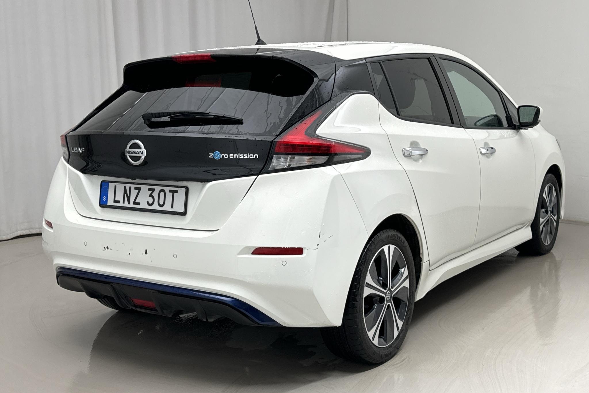Nissan LEAF 5dr 40 kWh (150hk) - 32 830 km - Automatic - white - 2021