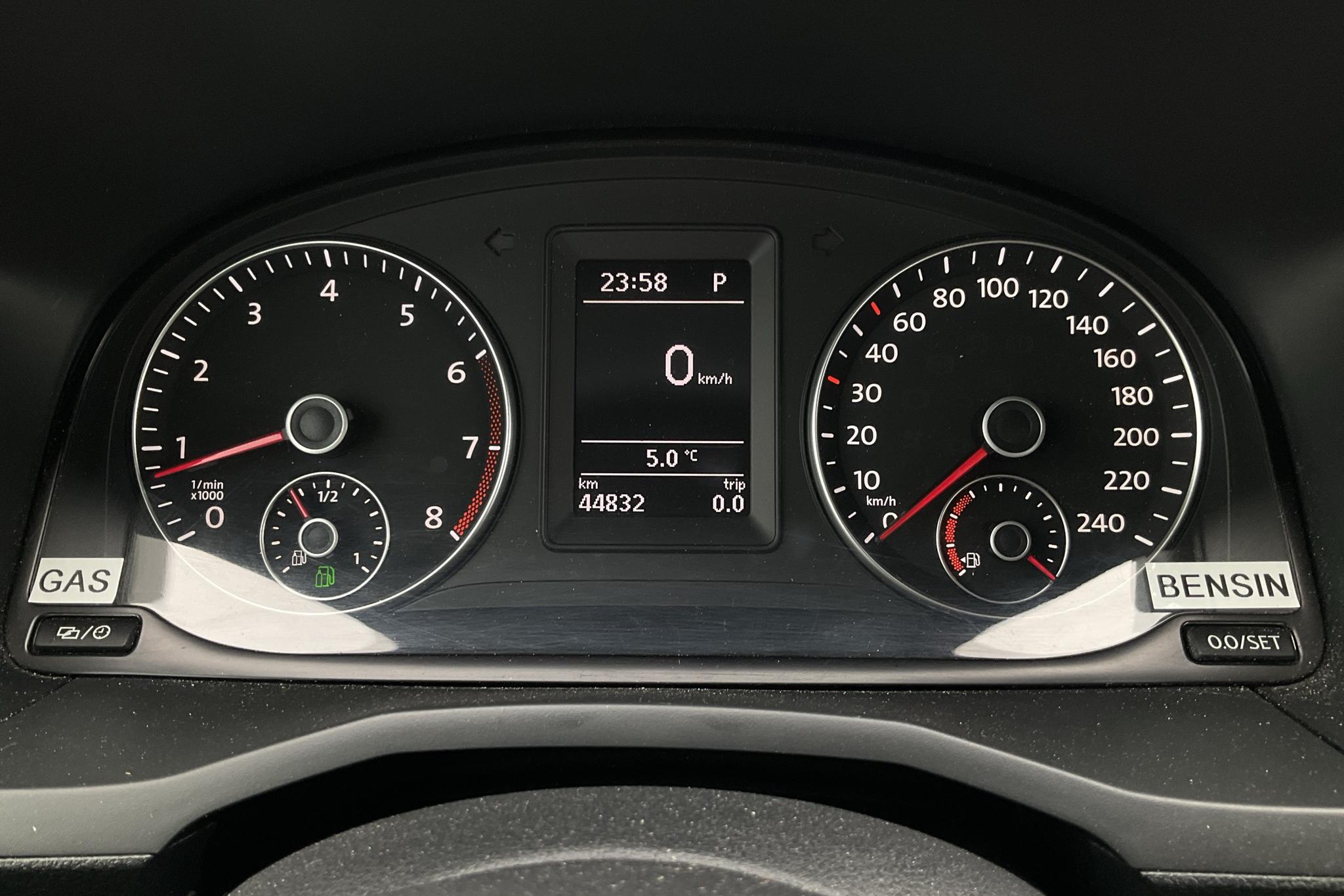 VW Caddy Life 1.4 TGI (110hk) - 44 830 km - Automatic - white - 2017