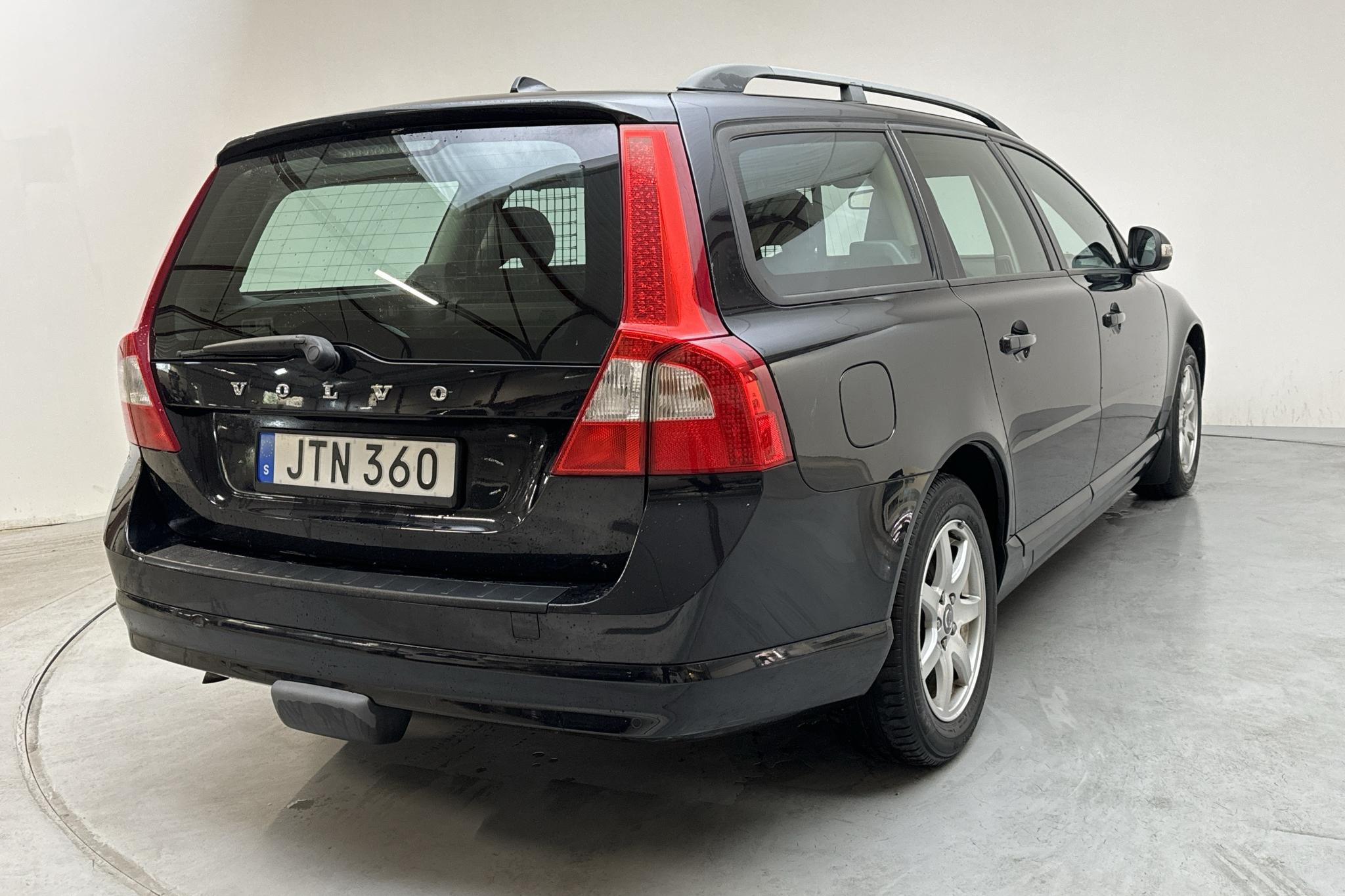 Volvo V70 II 2.0F (145hk) - 216 480 km - Manualna - czarny - 2009