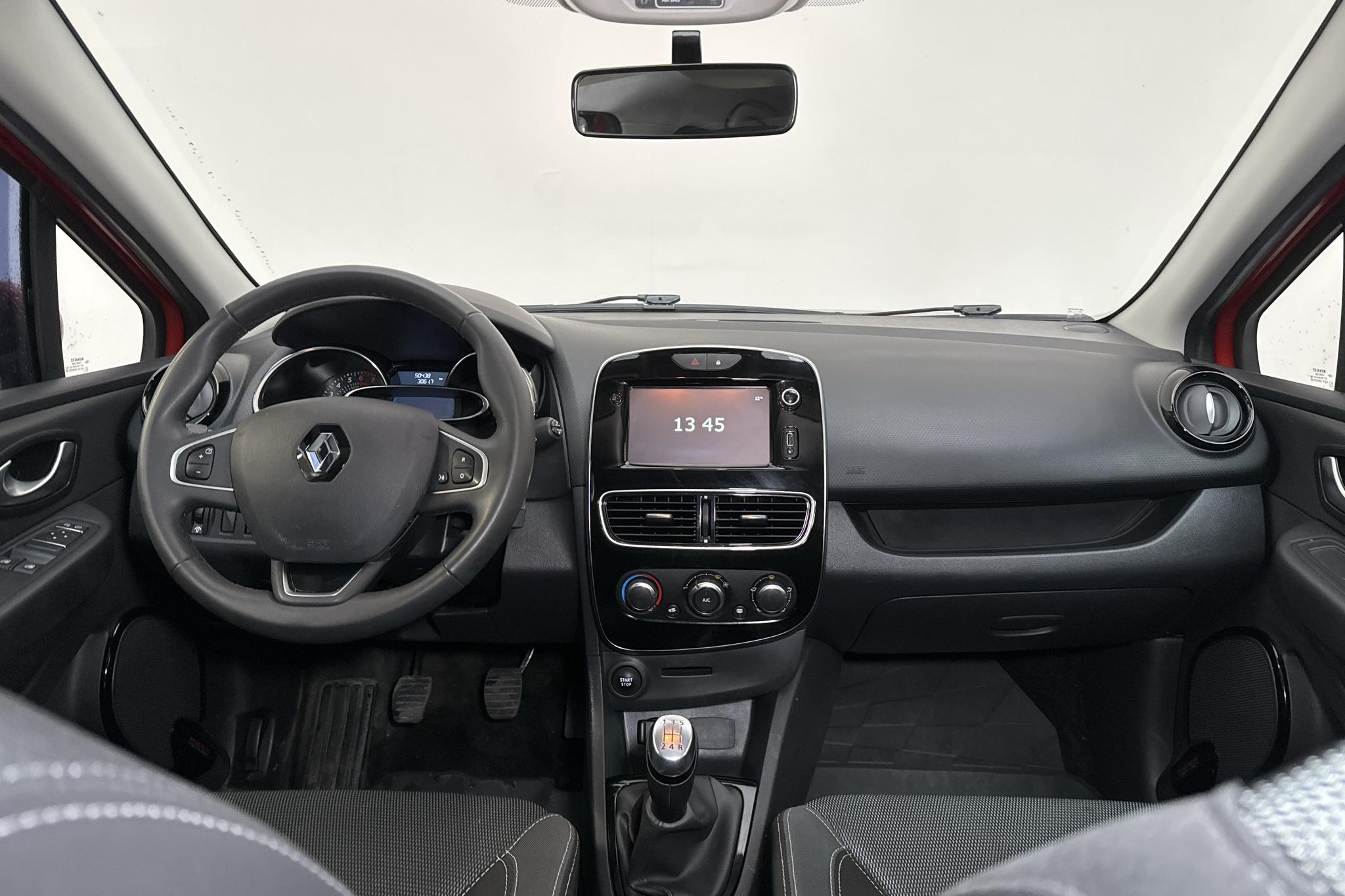 Renault Clio IV 1.2 16V 5dr (75hk) - 5 043 mil - Manuell - röd - 2018