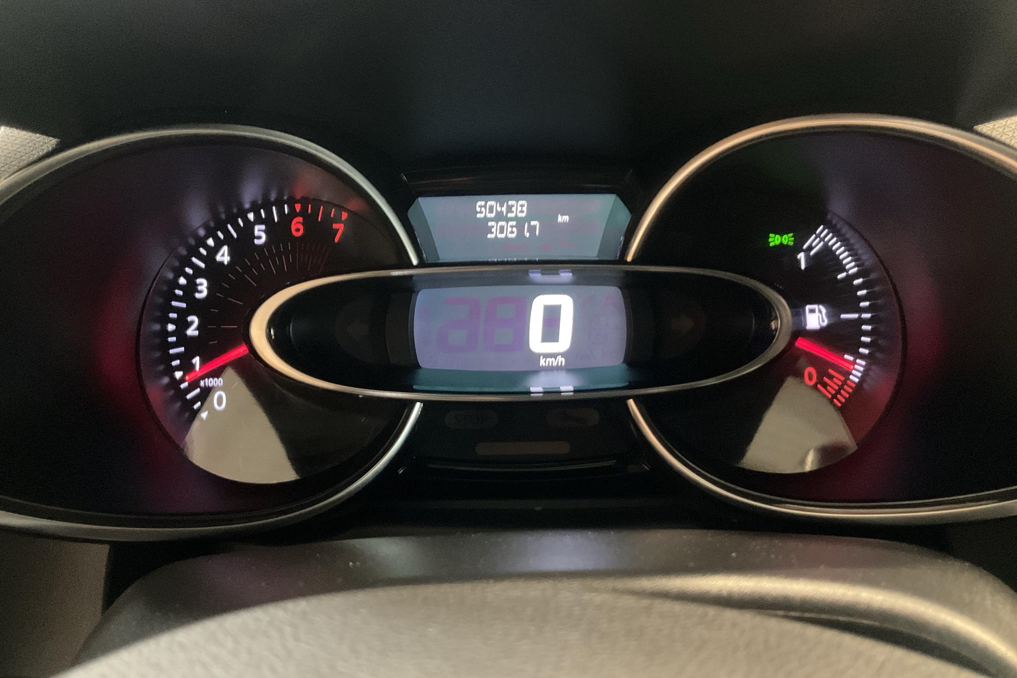 Renault Clio IV 1.2 16V 5dr (75hk) - 5 043 mil - Manuell - röd - 2018