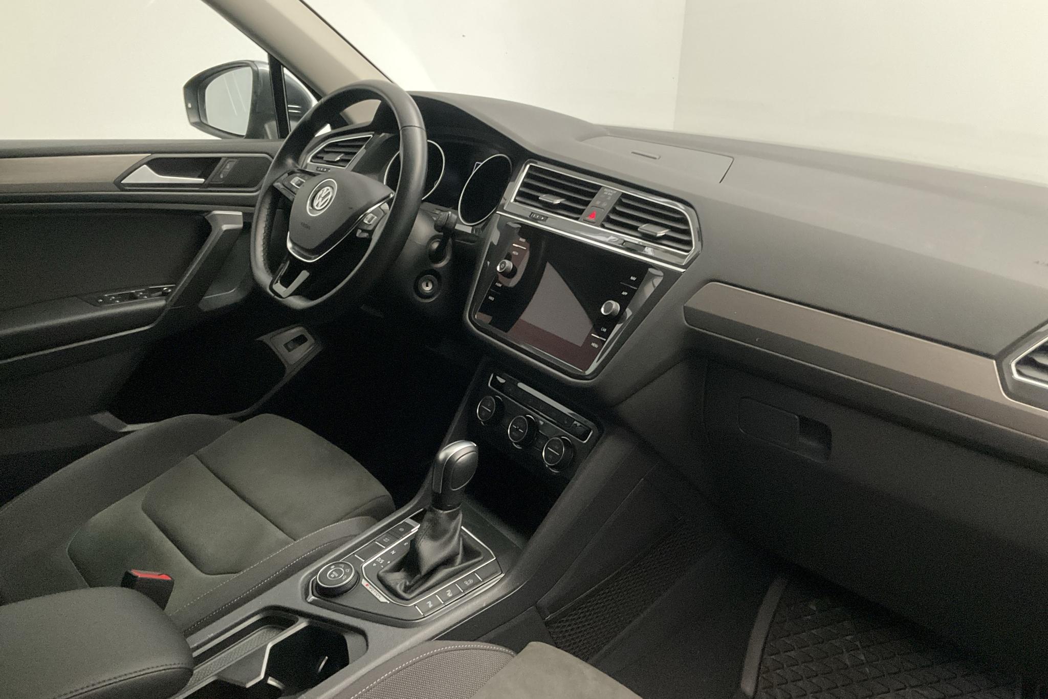 VW Tiguan Allspace 2.0 TSI 4MOTION (190hk) - 23 900 km - Automatyczna - Dark Grey - 2021