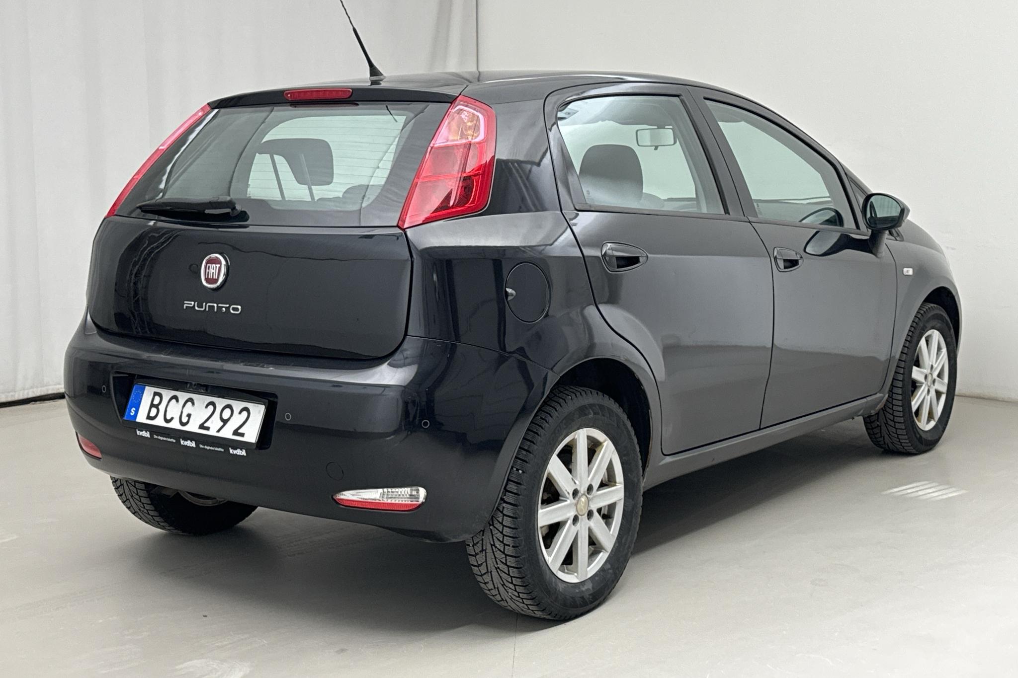 Fiat Punto 1.4 Natural Power 5dr (70hk) - 116 750 km - Manual - black - 2015