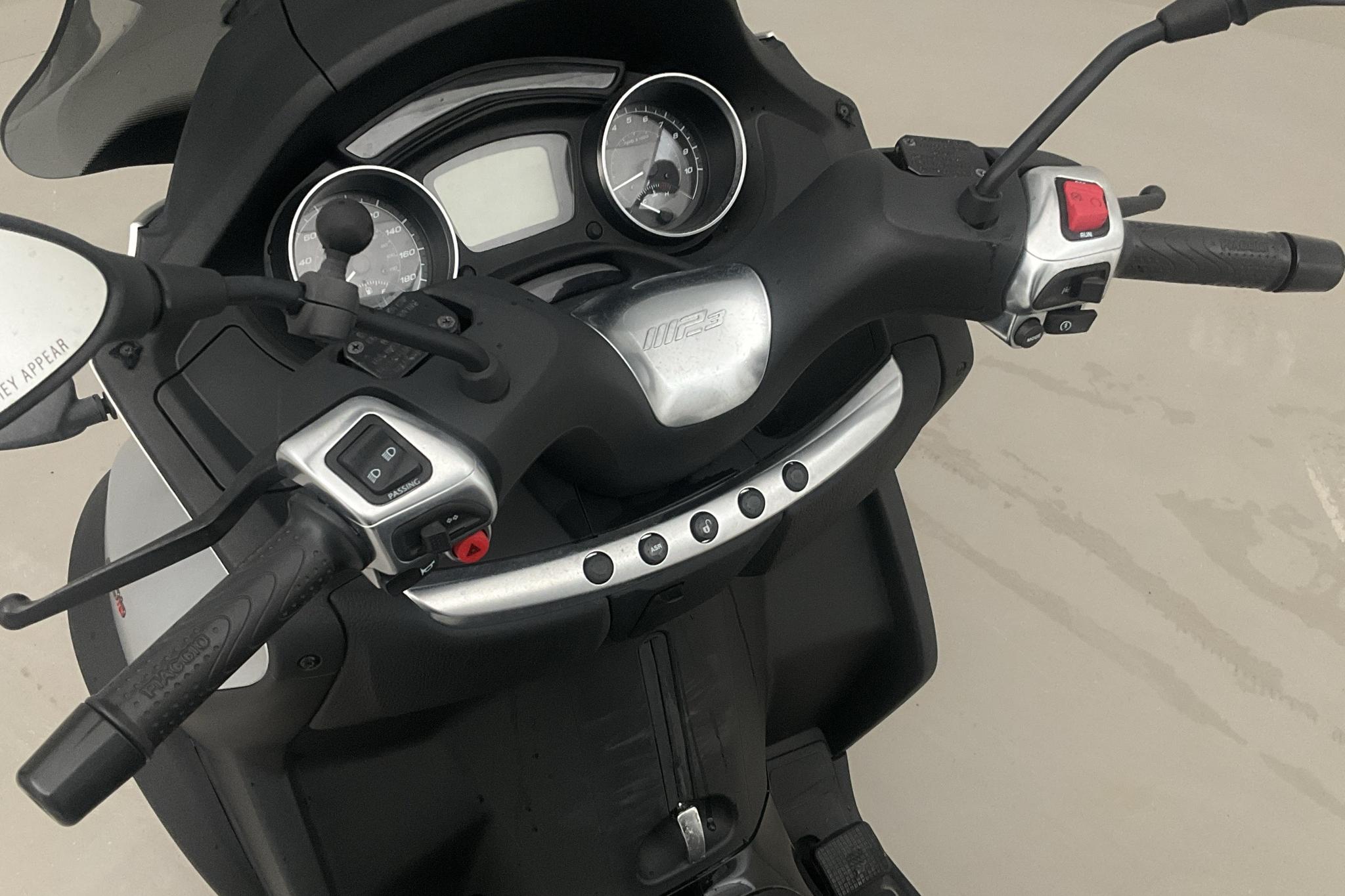 Piaggio MP3 500 Motorcykel - 14 590 km - Automaattinen - musta - 2017