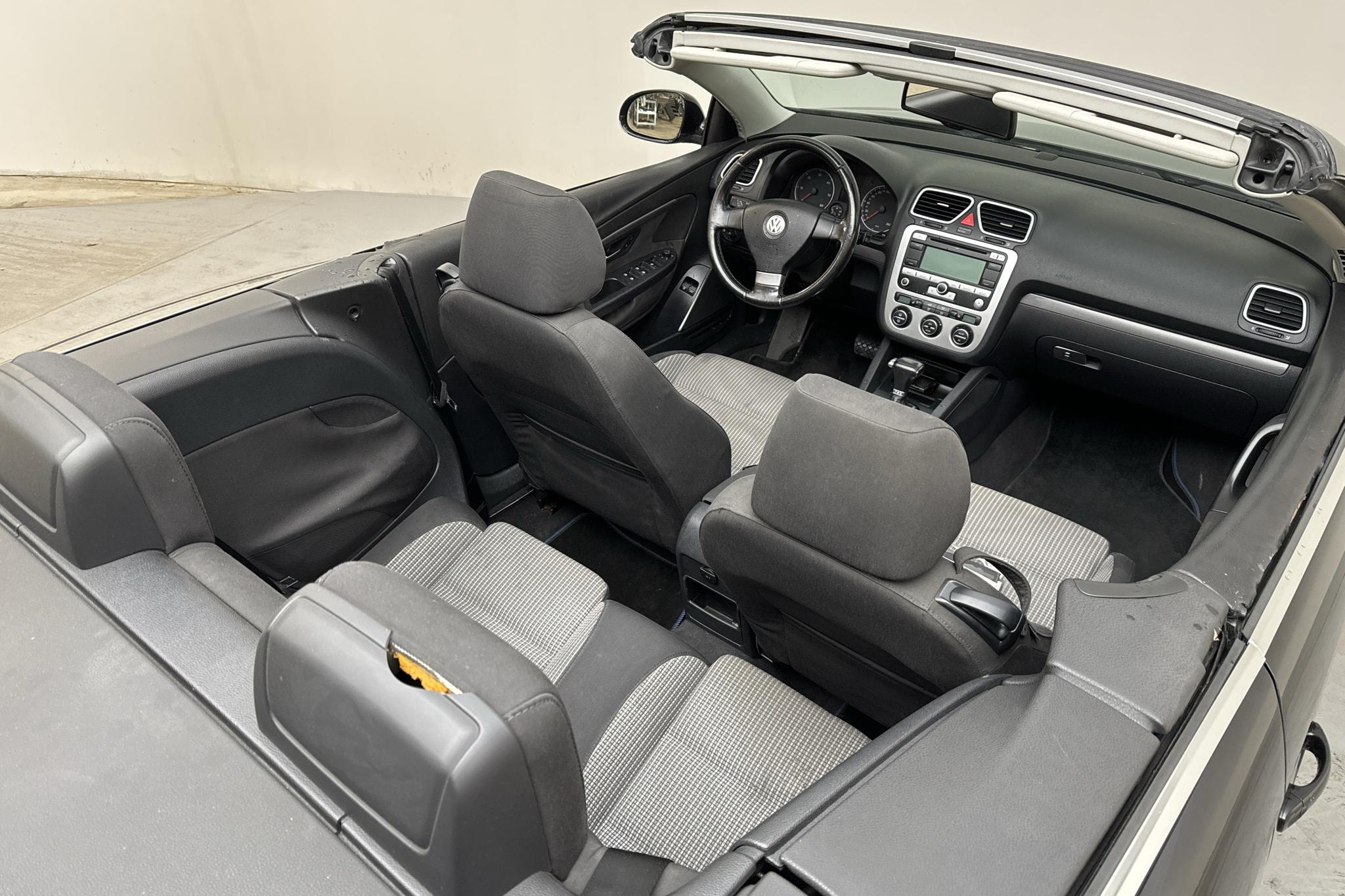 VW Eos 2.0 TDI Cabriolet (140hk) - 117 210 km - Automatic - black - 2008