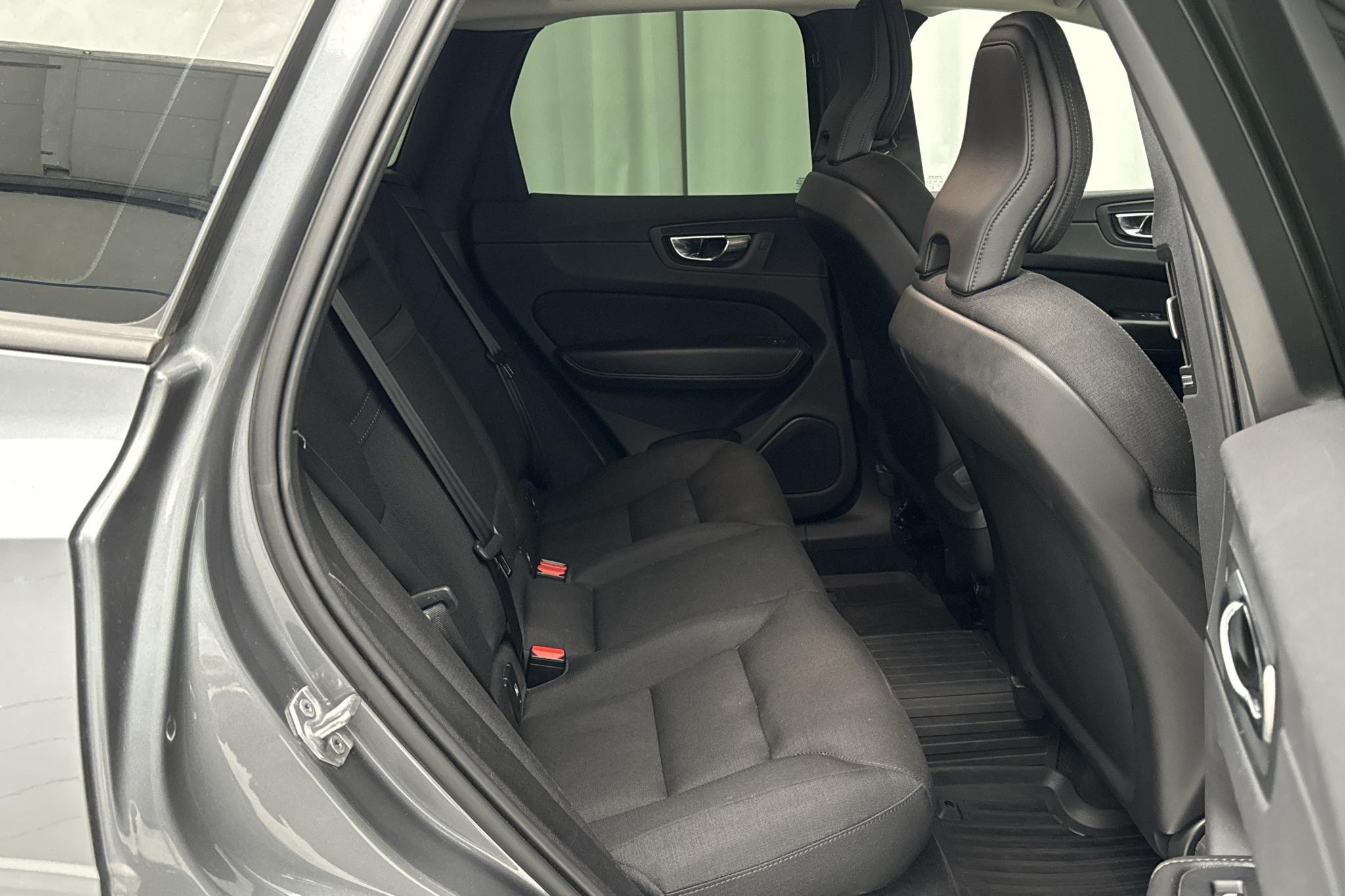 Volvo XC60 D4 2WD (190hk) - 12 045 mil - Automat - grå - 2019