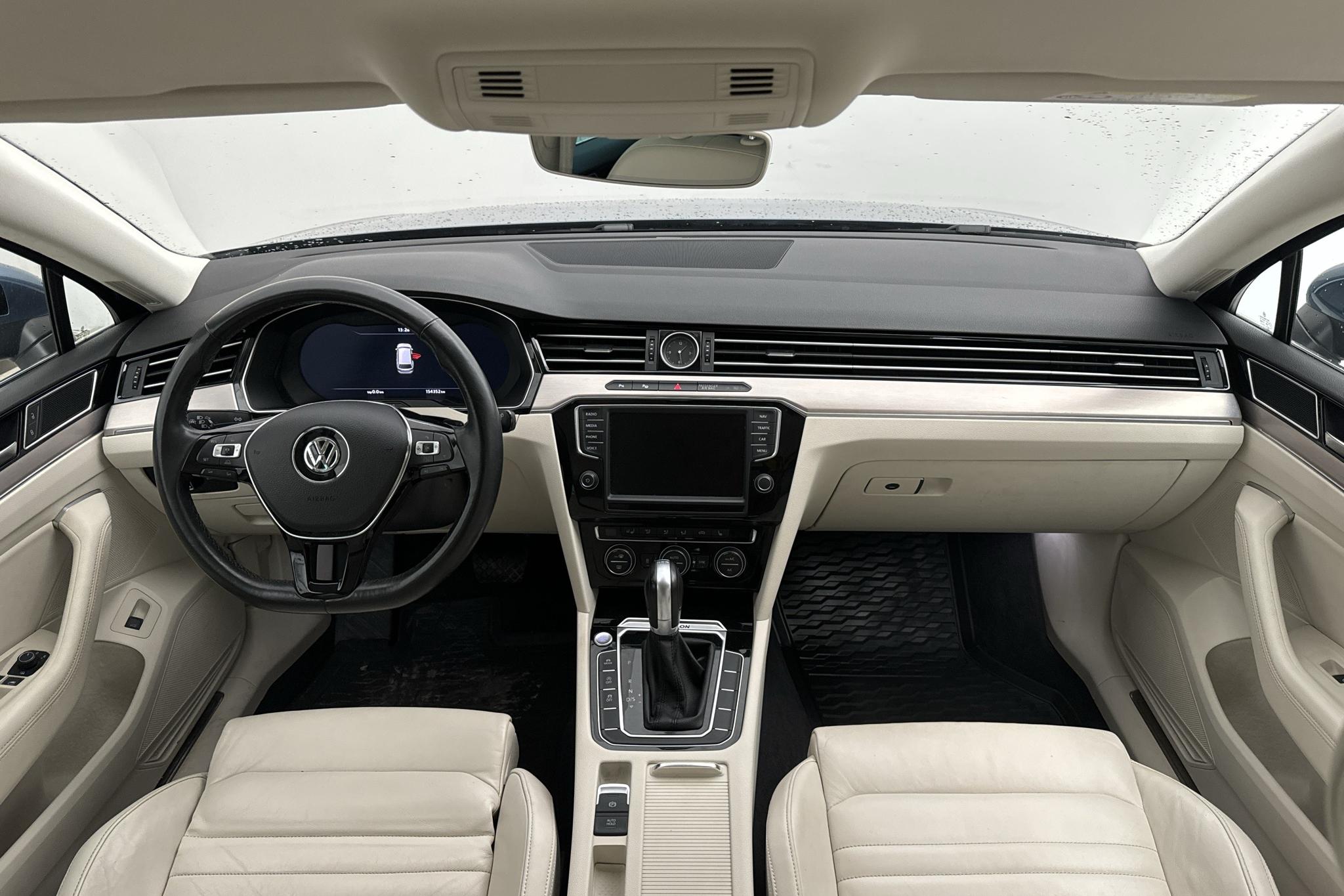 VW Passat 2.0 TDI BiTurbo Sportscombi 4MOTION (240hk) - 154 340 km - Automatyczna - niebieski - 2015