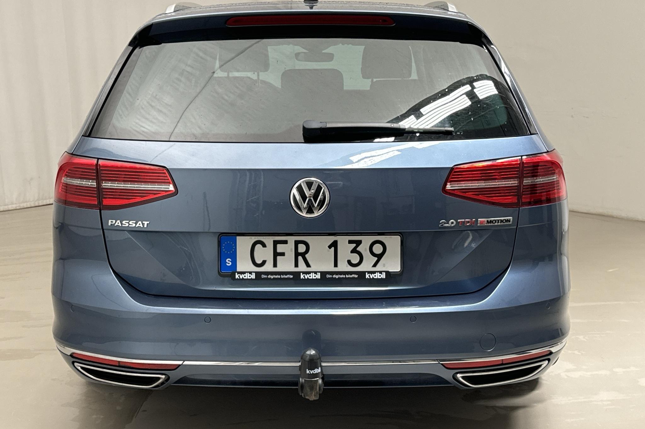 VW Passat 2.0 TDI BiTurbo Sportscombi 4MOTION (240hk) - 154 340 km - Automatic - blue - 2015