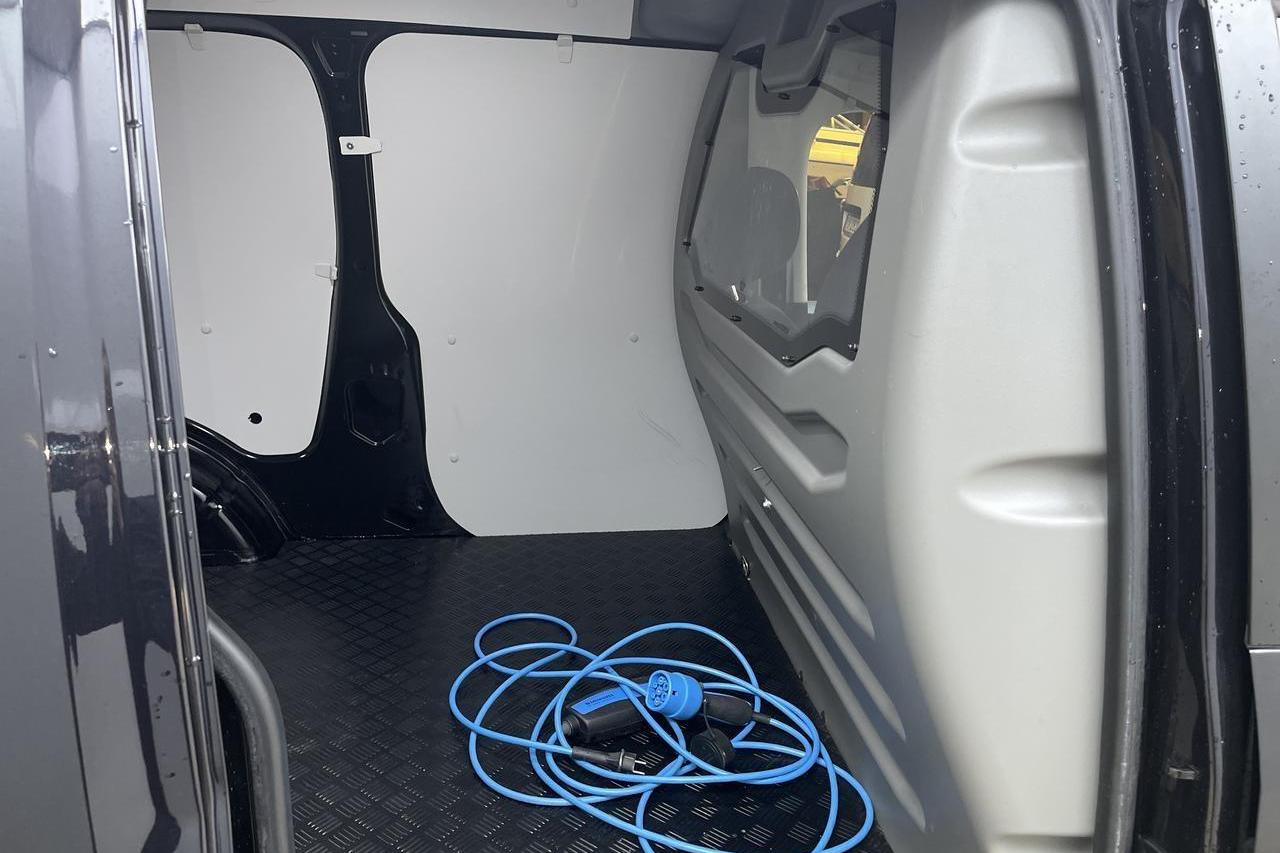 VW e-Caddy ABT Maxi Skåp (110hk) - 255 mil - Automat - svart - 2020