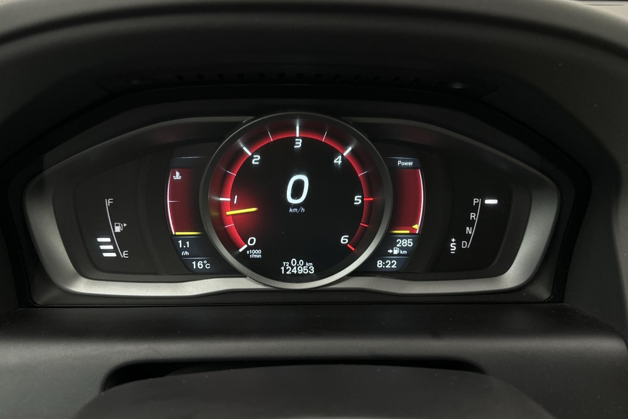 Volvo XC60 D4 AWD (181hk) - 12 495 mil - Automat - svart - 2015