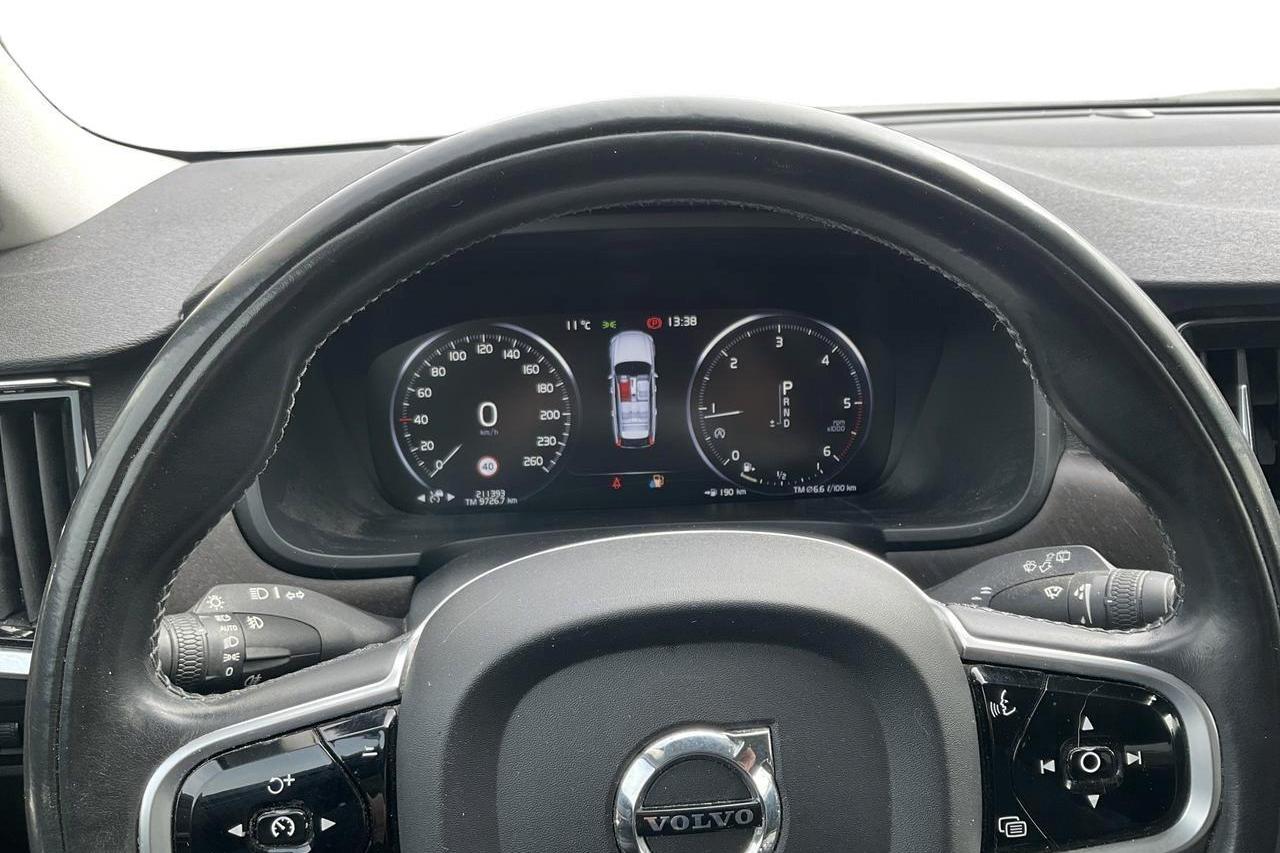 Volvo V90 D4 Cross Country AWD (190hk) - 21 139 mil - Automat - vit - 2019