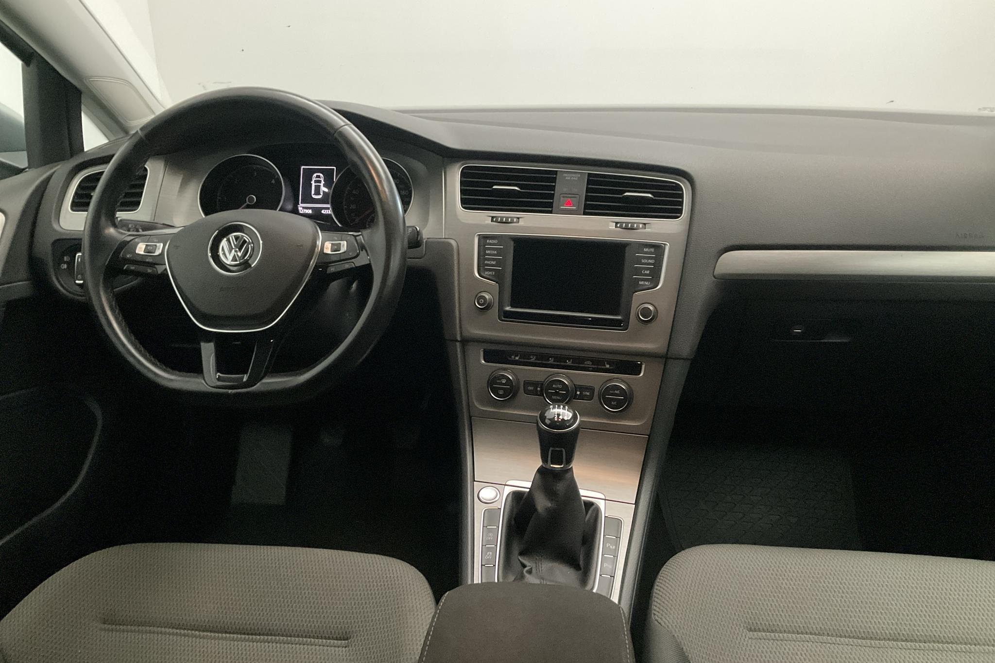 VW Golf VII 1.6 TDI BlueMotion 5dr 4Motion (110hk) - 127 900 km - Manual - silver - 2016