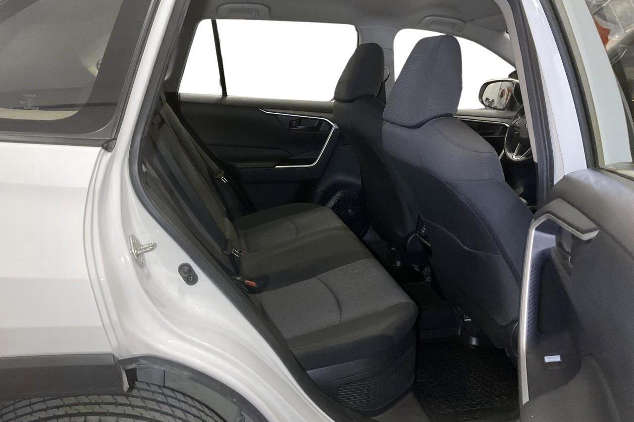 Toyota RAV4 2.5 HSD AWD (222hk) - 9 646 mil - Automat - vit - 2021
