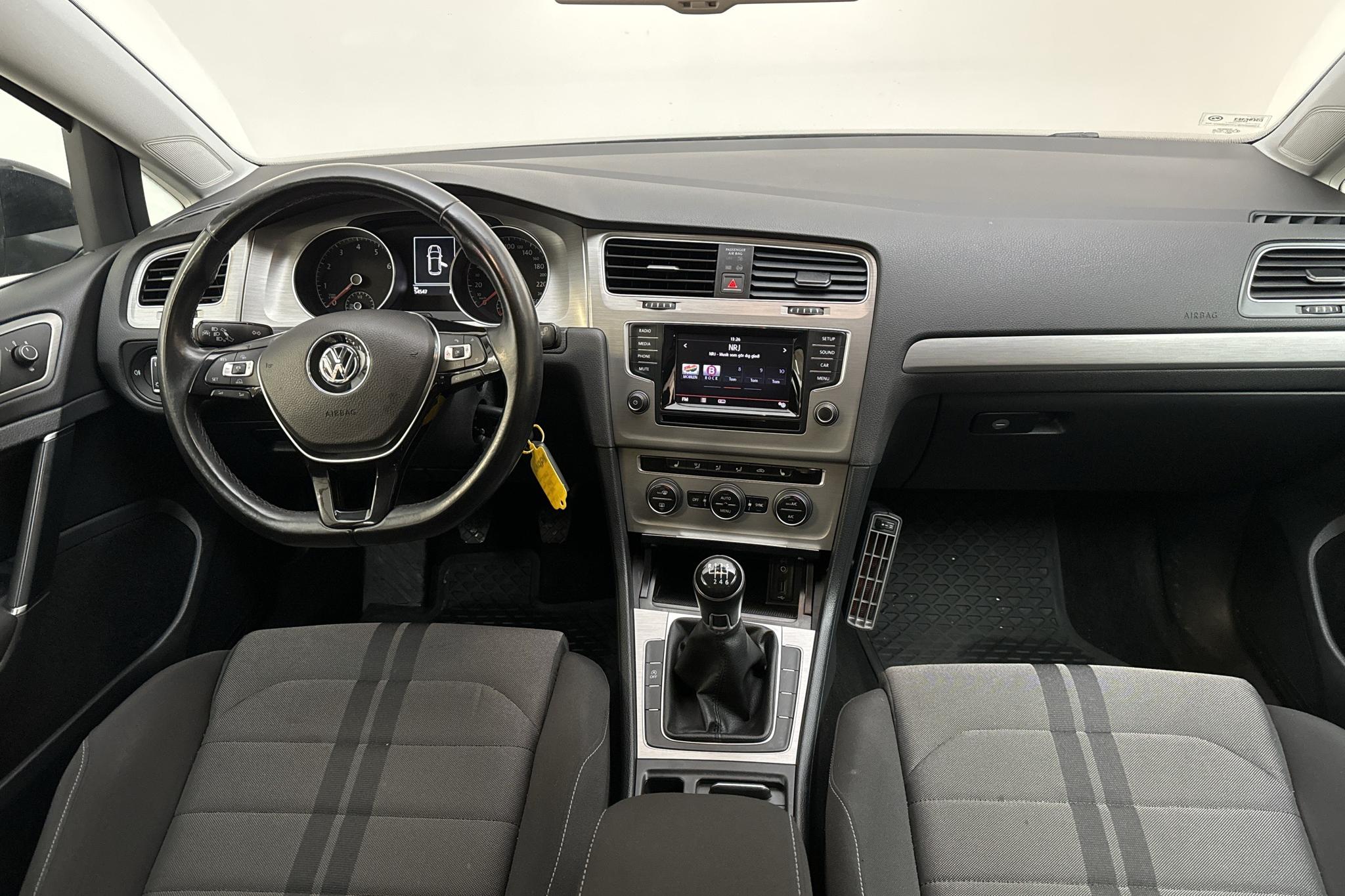 VW Golf VII 1.4 TGI 5dr (110hk) - 54 530 km - Käsitsi - must - 2015