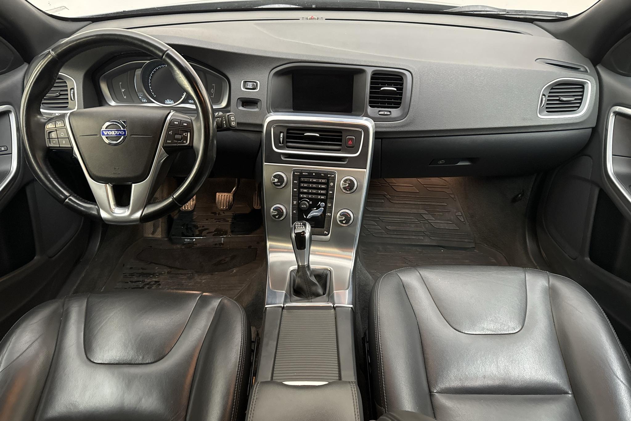 Volvo V60 D4 (181hk) - 16 986 mil - Manuell - grå - 2015