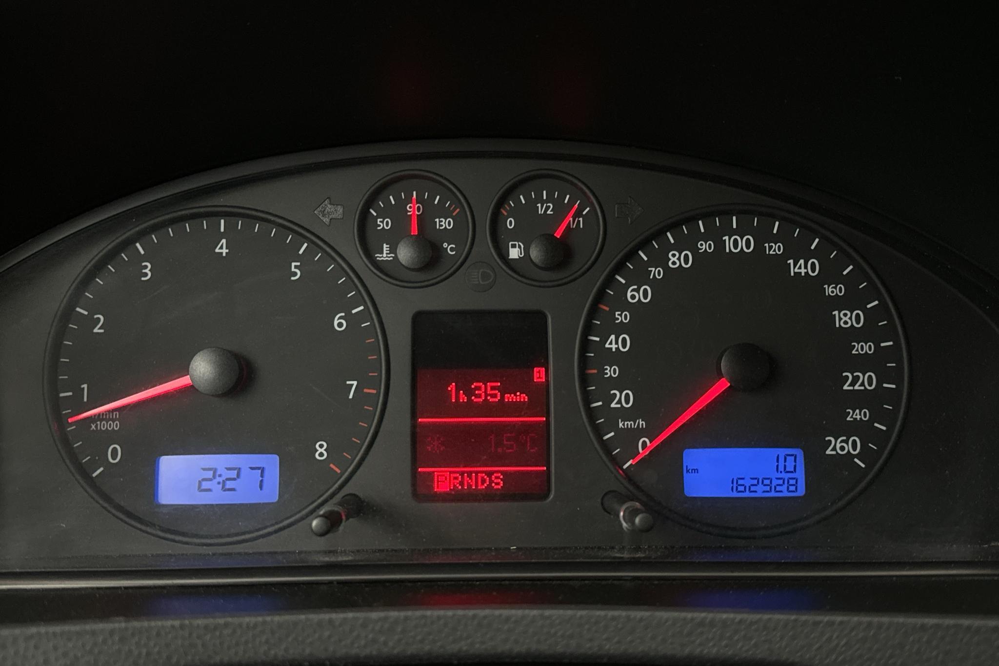 VW Caravelle T5 3.2 V6 (235hk) - 16 293 mil - Automat - Dark Grey - 2006