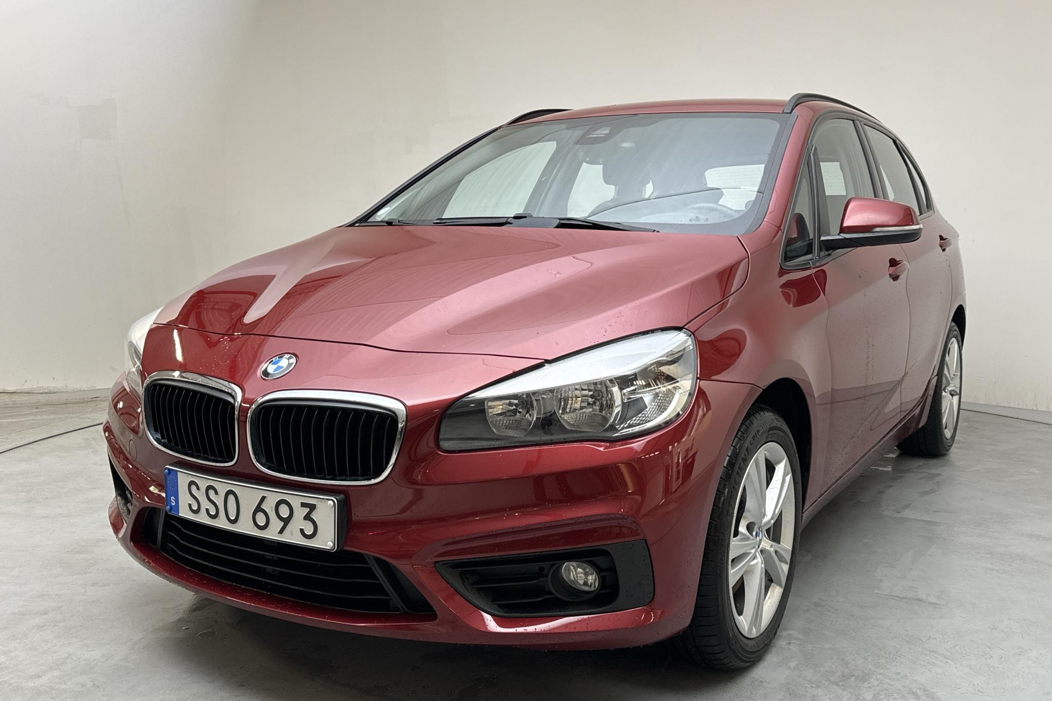 BMW 218i Active Tourer, F45 (136hk) - 116 850 km - Manualna - czerwony - 2015