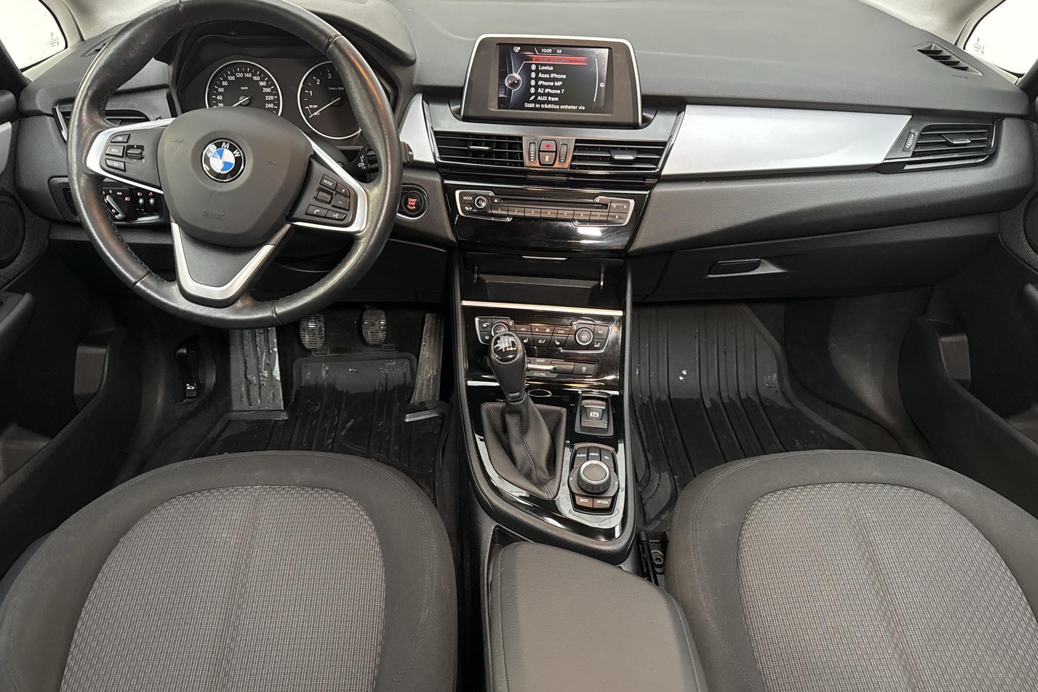 BMW 218i Active Tourer, F45 (136hk) - 116 850 km - Manualna - czerwony - 2015
