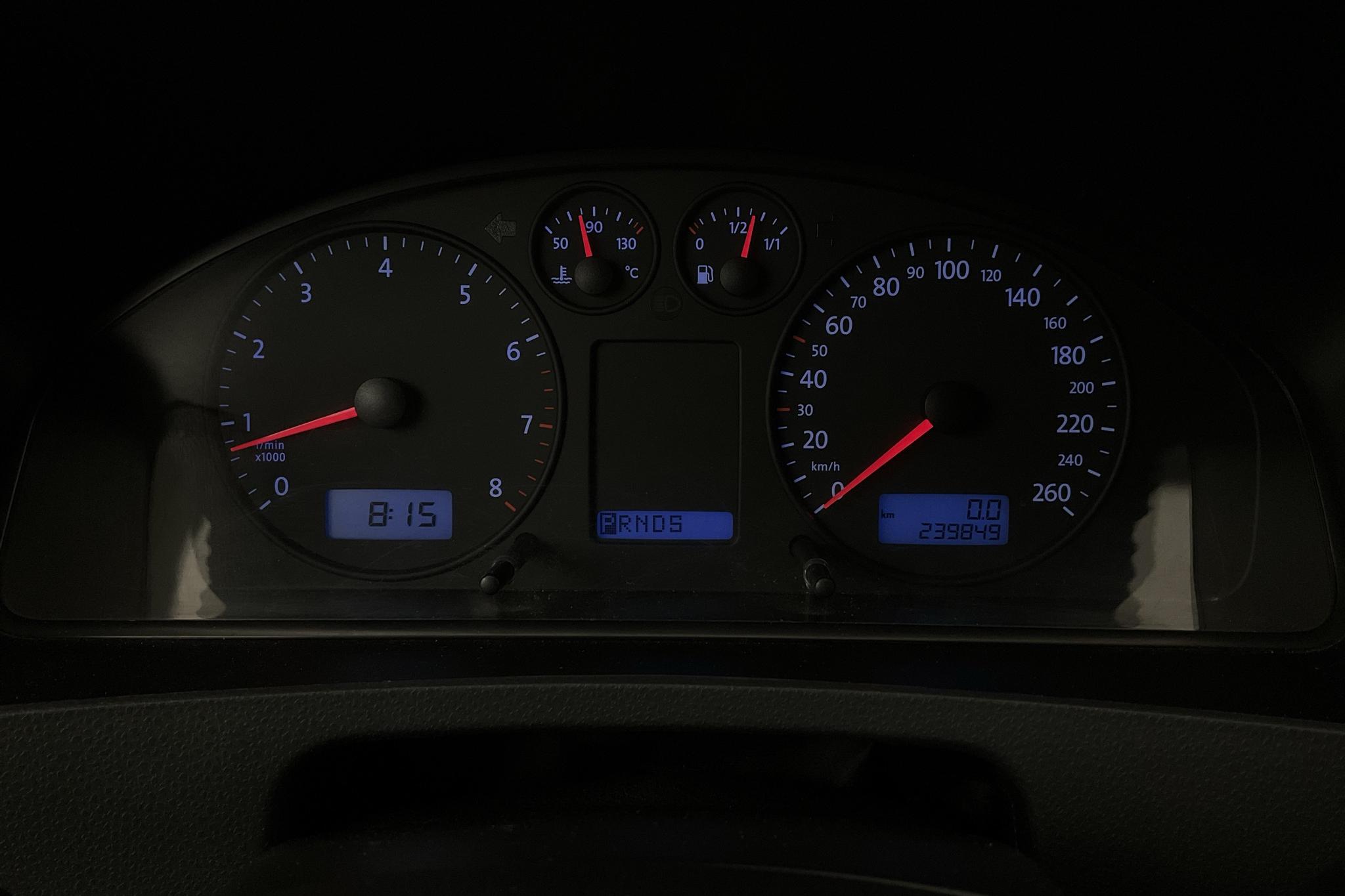 VW Caravelle T5 3.2 V6 (235hk) - 239 850 km - Automaatne - Dark Grey - 2005
