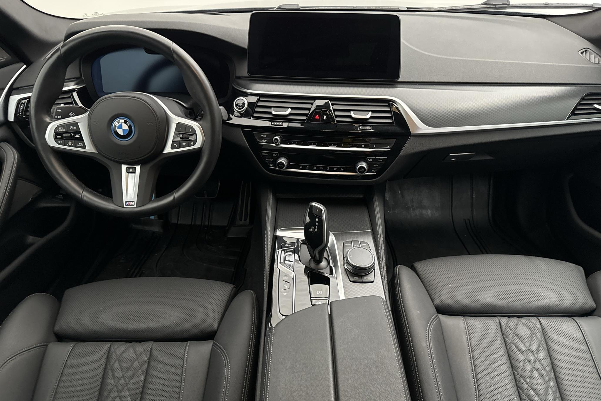 BMW 530e xDrive Touring, G31 12kWh LCI (292hk) - 32 670 km - Automatic - black - 2023