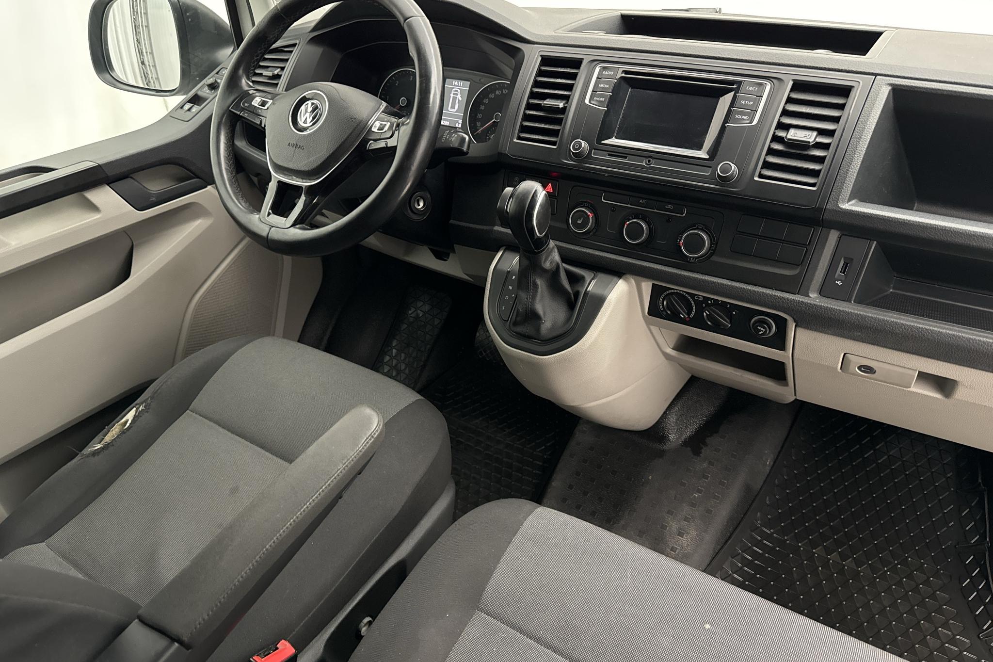 VW Transporter T6 2.0 TDI BMT Skåp (150hk) - 17 829 mil - Automat - vit - 2017
