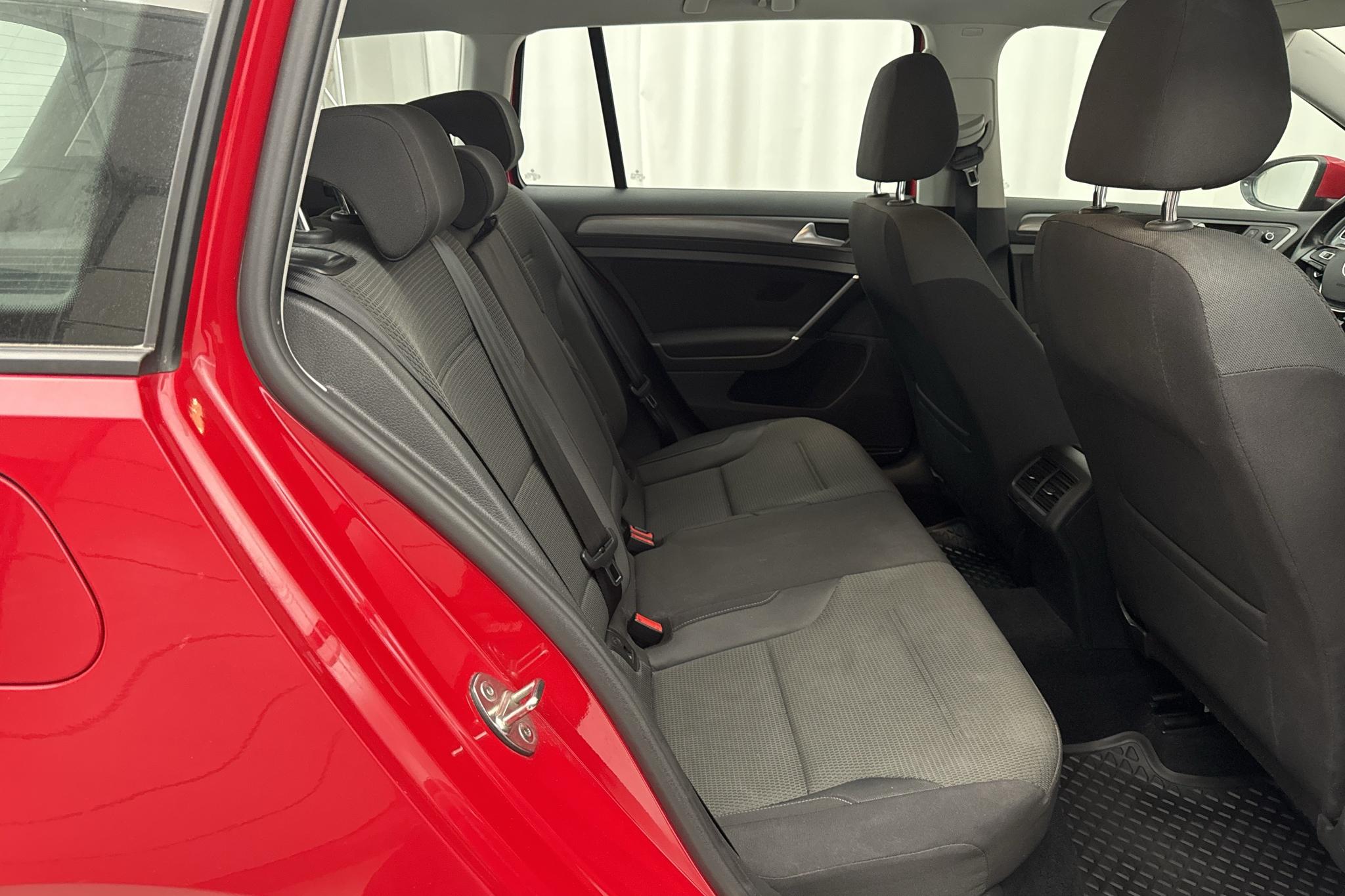 VW Golf VII 1.0 TSI Sportscombi (110hk) - 102 970 km - Automatic - red - 2018