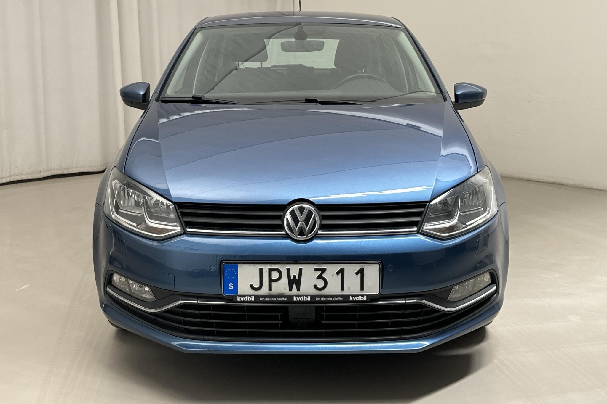 VW Polo 1.2 TSI 5dr (90hk) - 105 440 km - Manualna - niebieski - 2015
