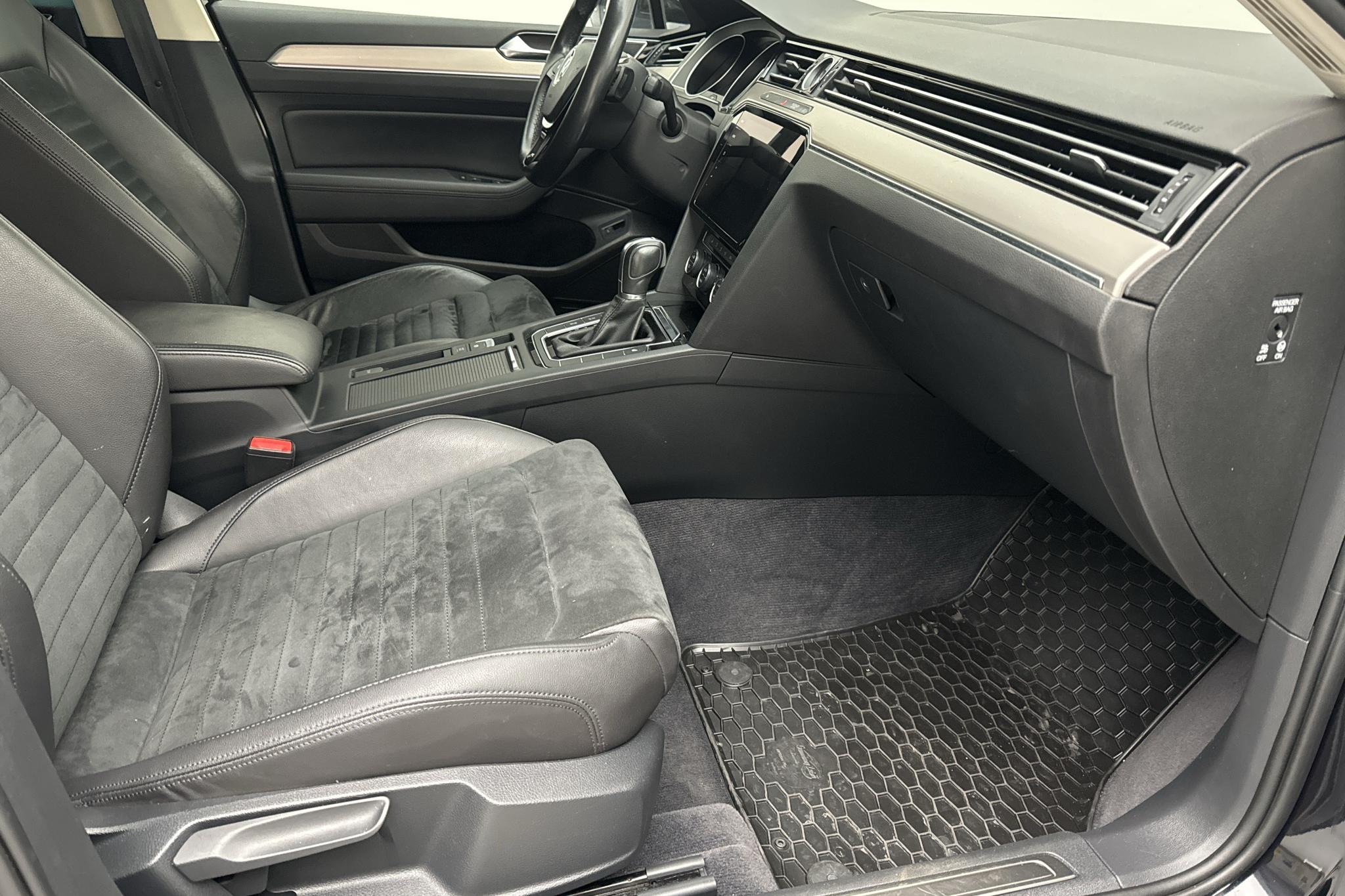VW Passat 2.0 TDI Sportscombi (190hk) - 179 880 km - Automaattinen - musta - 2018