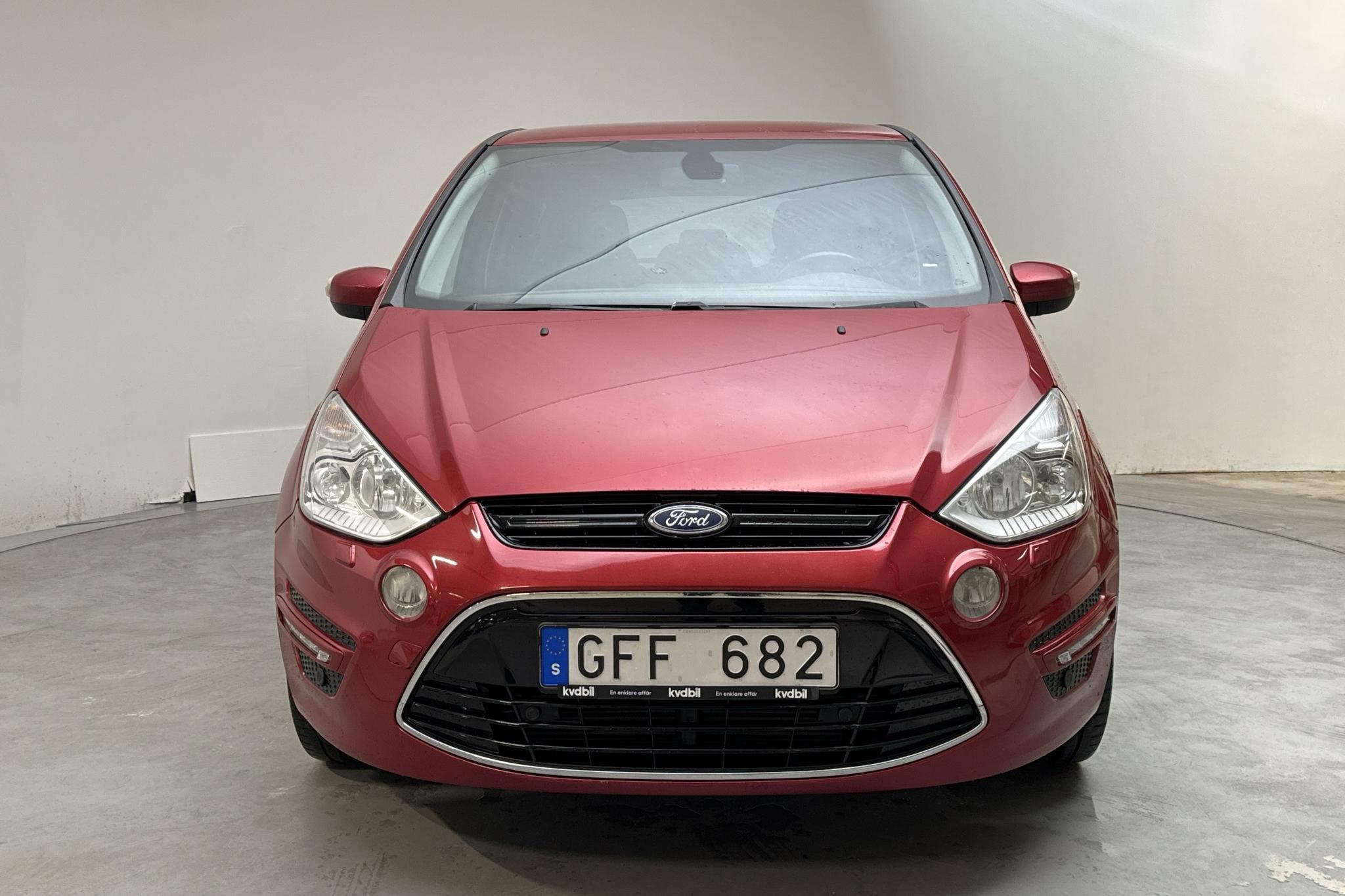 Ford S-MAX 2.0 Duratorq TDCi (140hk) - 128 740 km - Käsitsi - punane - 2014