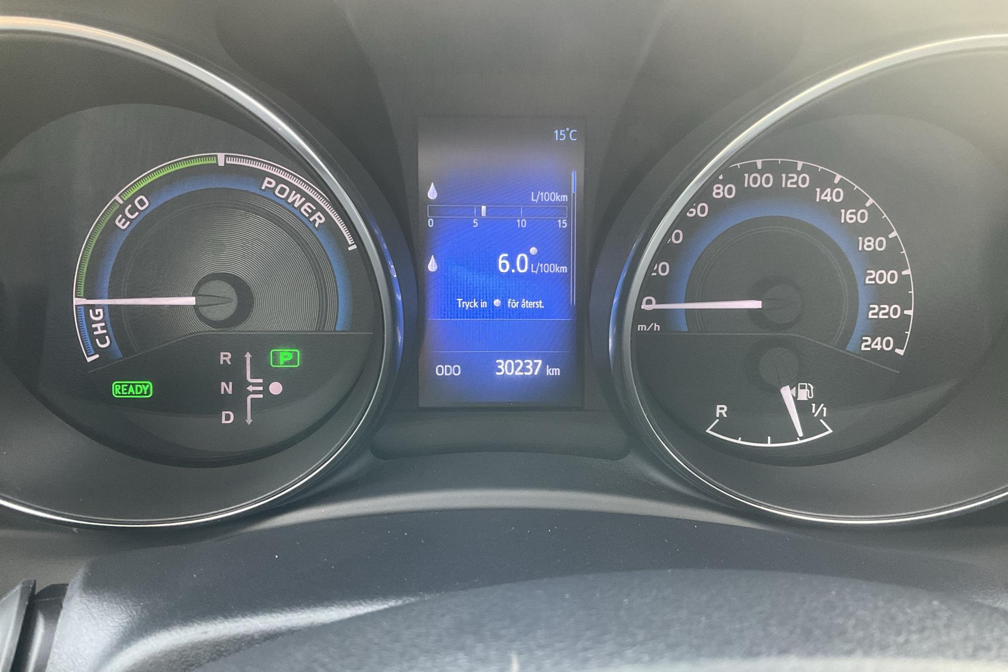 Toyota Auris 1.8 HSD Touring Sports (99hk) - 30 230 km - Automatic - white - 2019