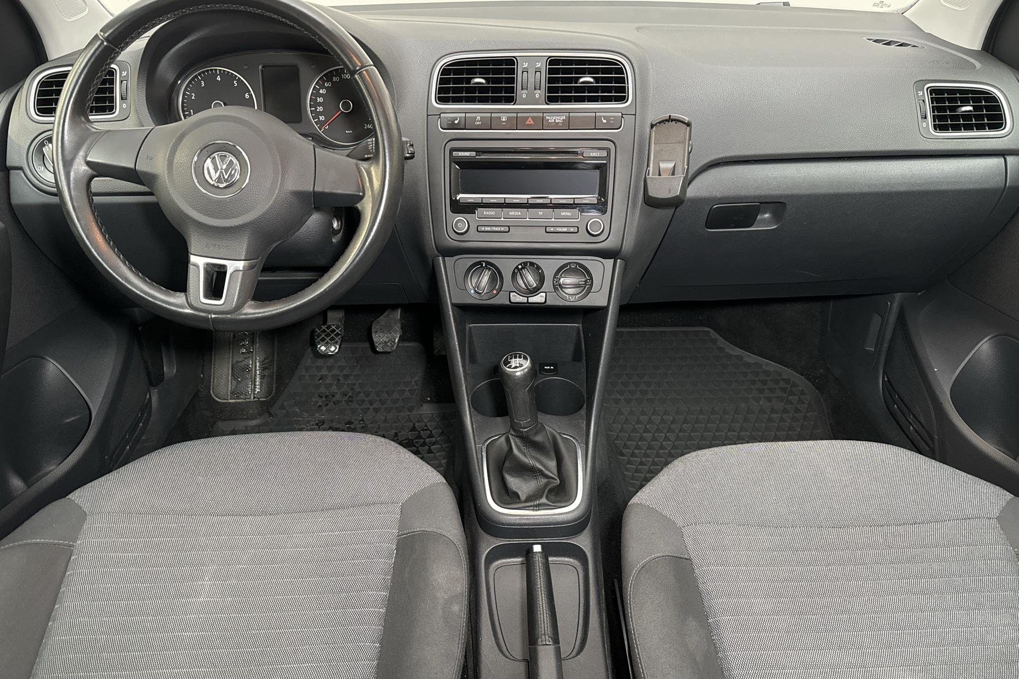 VW Polo 1.2 TSI 5dr (90hk) - 136 530 km - Manual - black - 2013