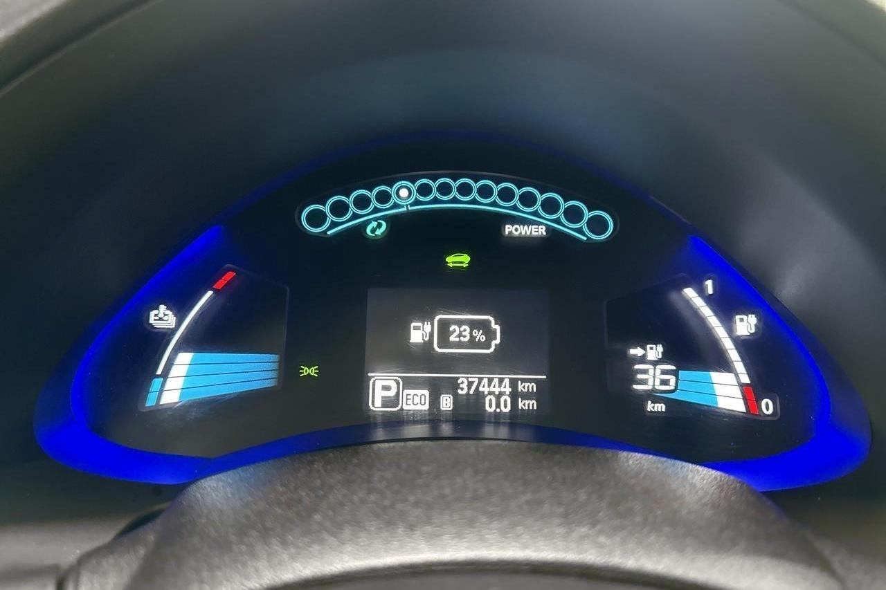Nissan LEAF 5dr (109hk) - 3 744 mil - Automat - vit - 2018