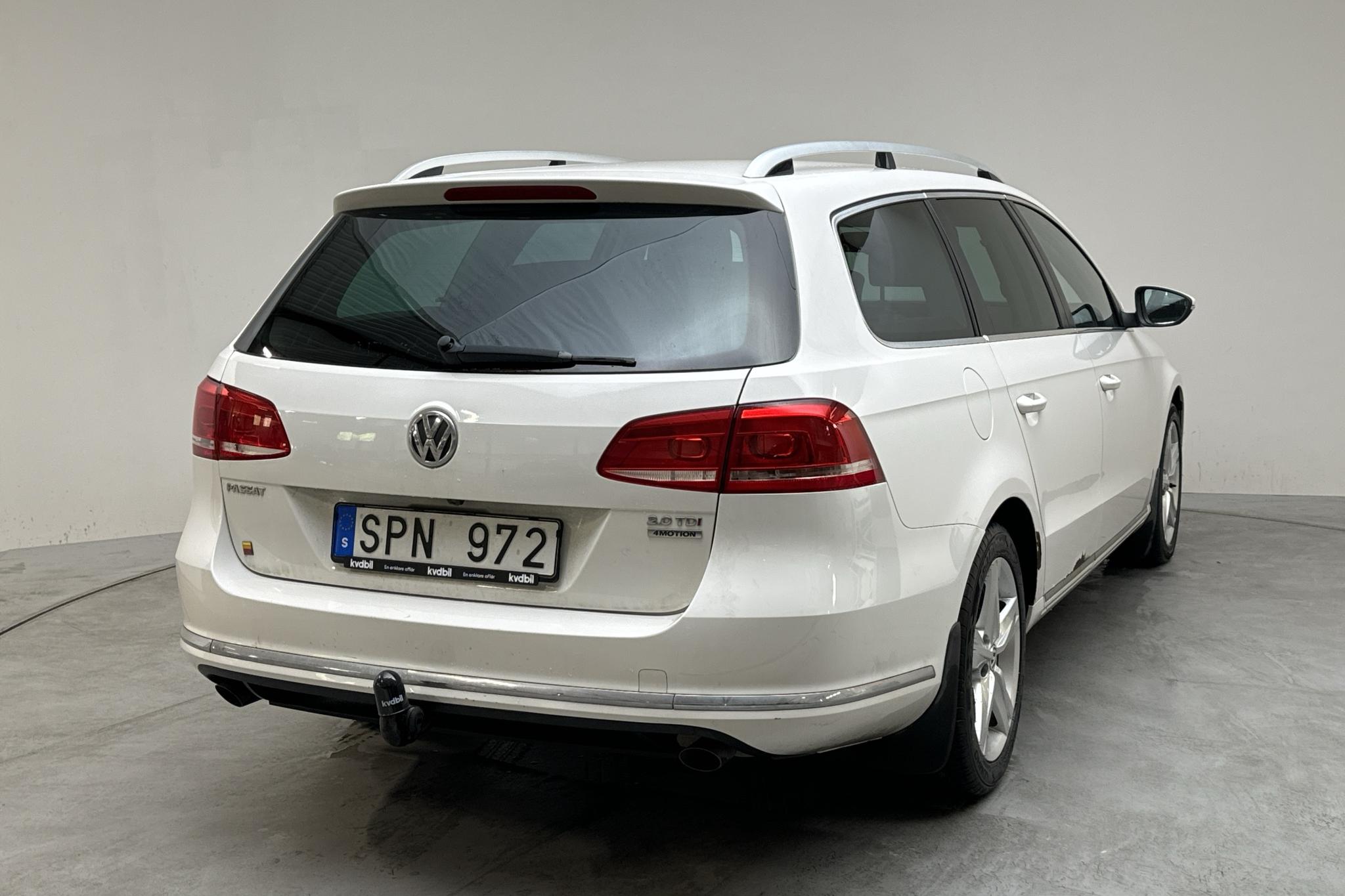 VW Passat 2.0 TDI BlueMotion Technology Variant 4Motion (170hk) - 142 400 km - Automaattinen - valkoinen - 2012
