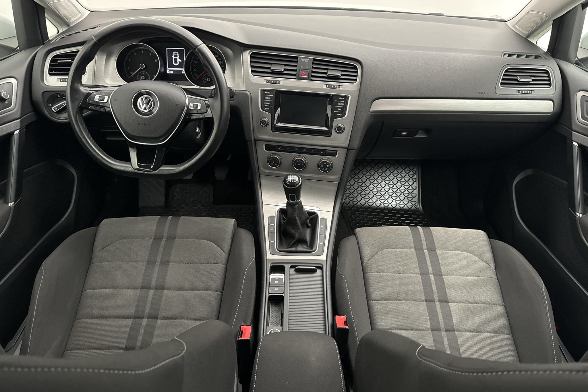 VW Golf VII 1.2 TSI 5dr (105hk) - 52 410 km - Käsitsi - valge - 2015