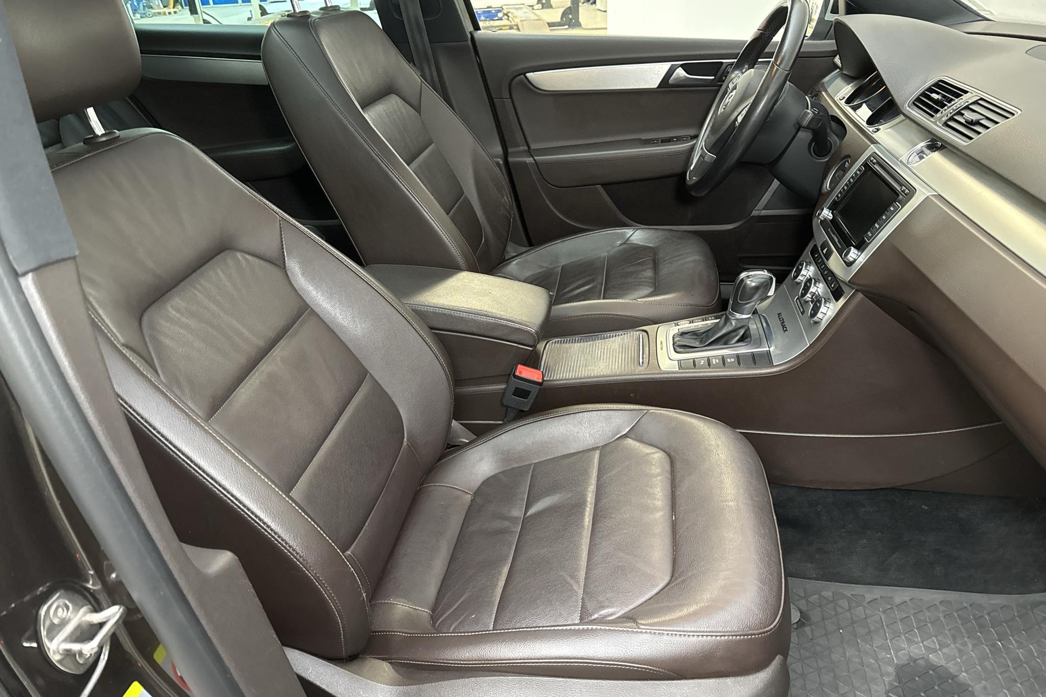 VW Passat Alltrack 2.0 TDI BlueMotion Technology 4Motion (177hk) - 22 795 mil - Automat - Dark Brown - 2014