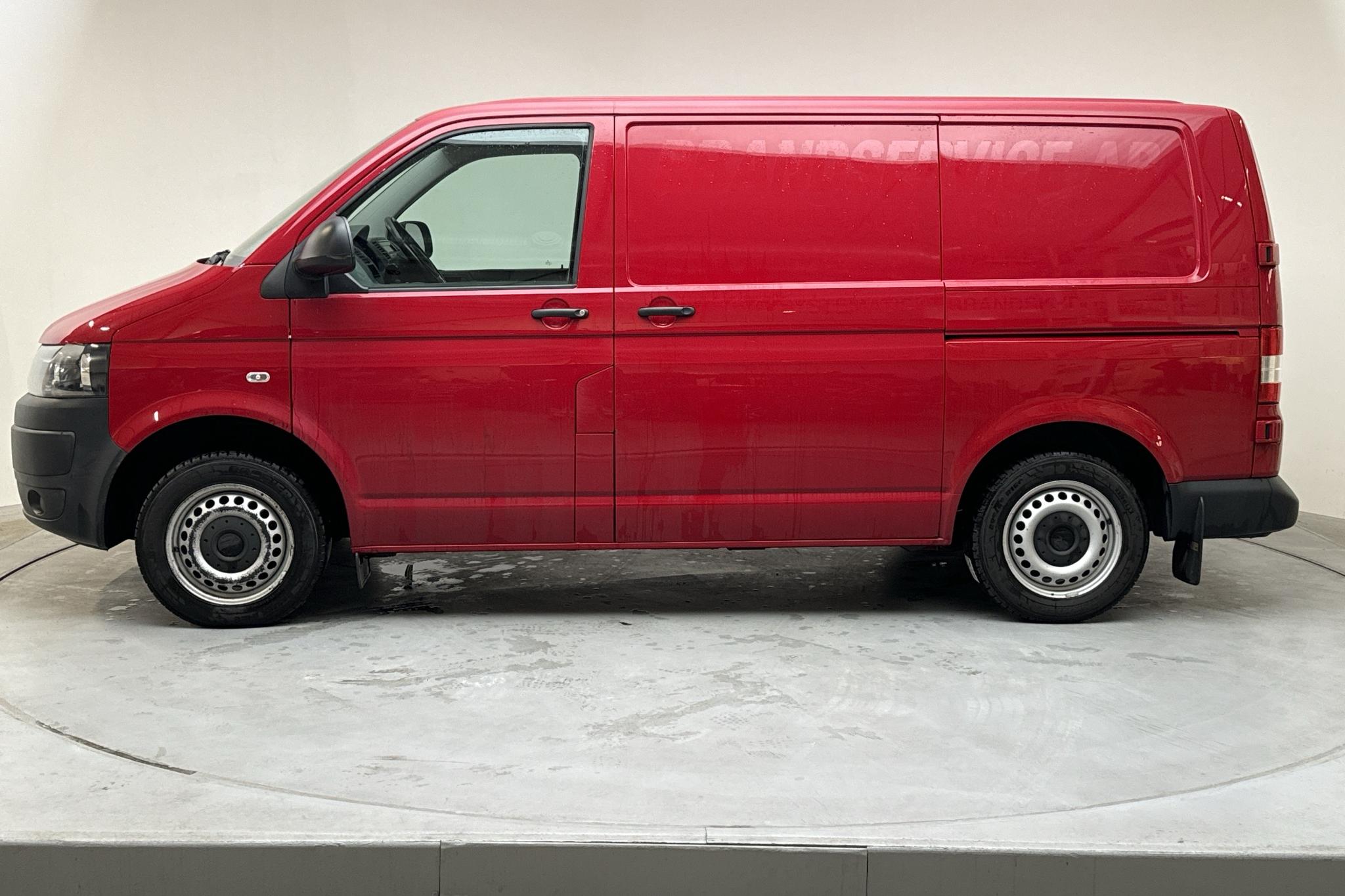 VW Transporter T5 2.0 TDI (140hk) - 160 020 km - Manual - red - 2015