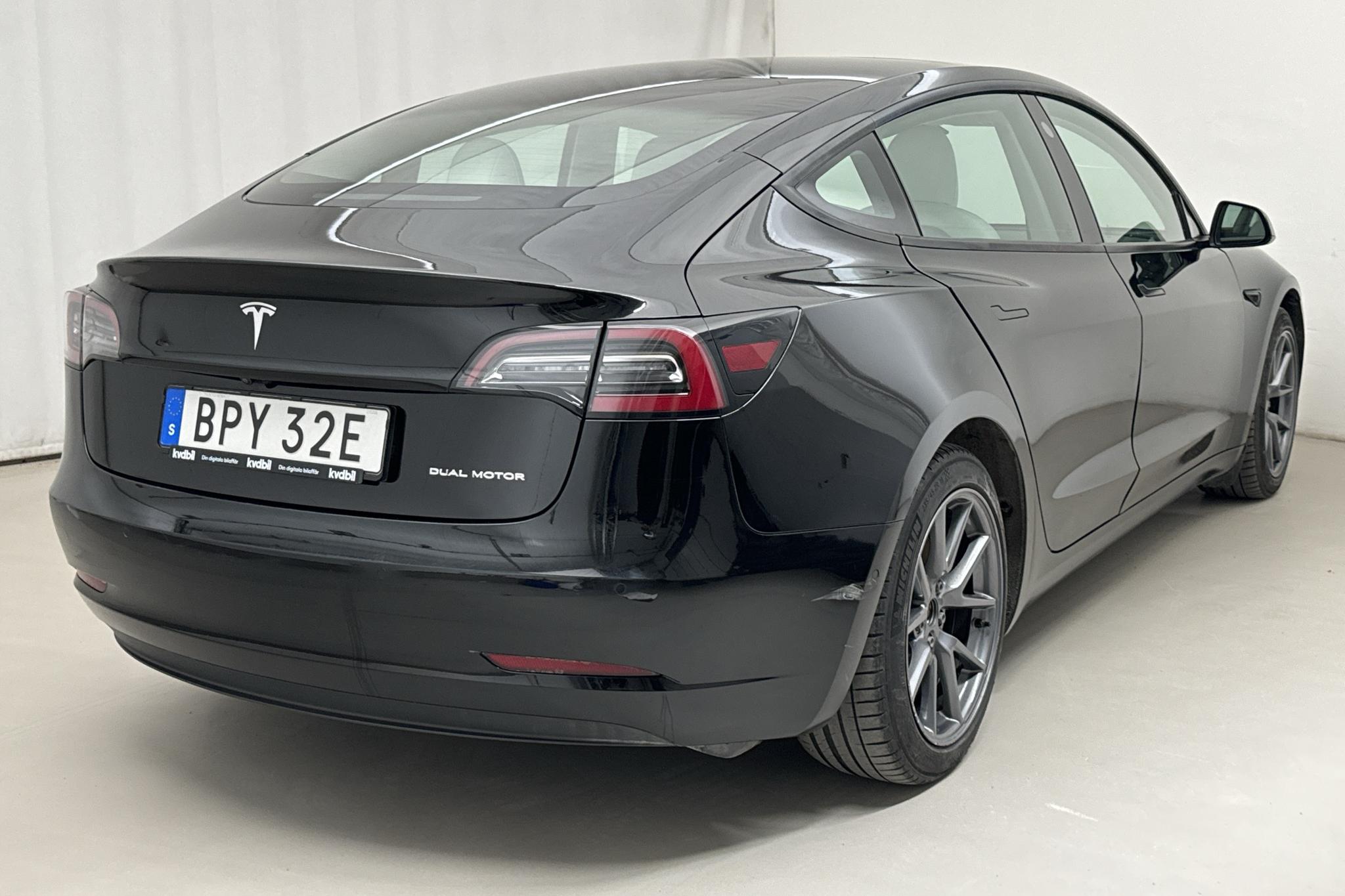 Tesla Model 3 Long Range Dual Motor AWD - 5 912 mil - Automat - svart - 2021