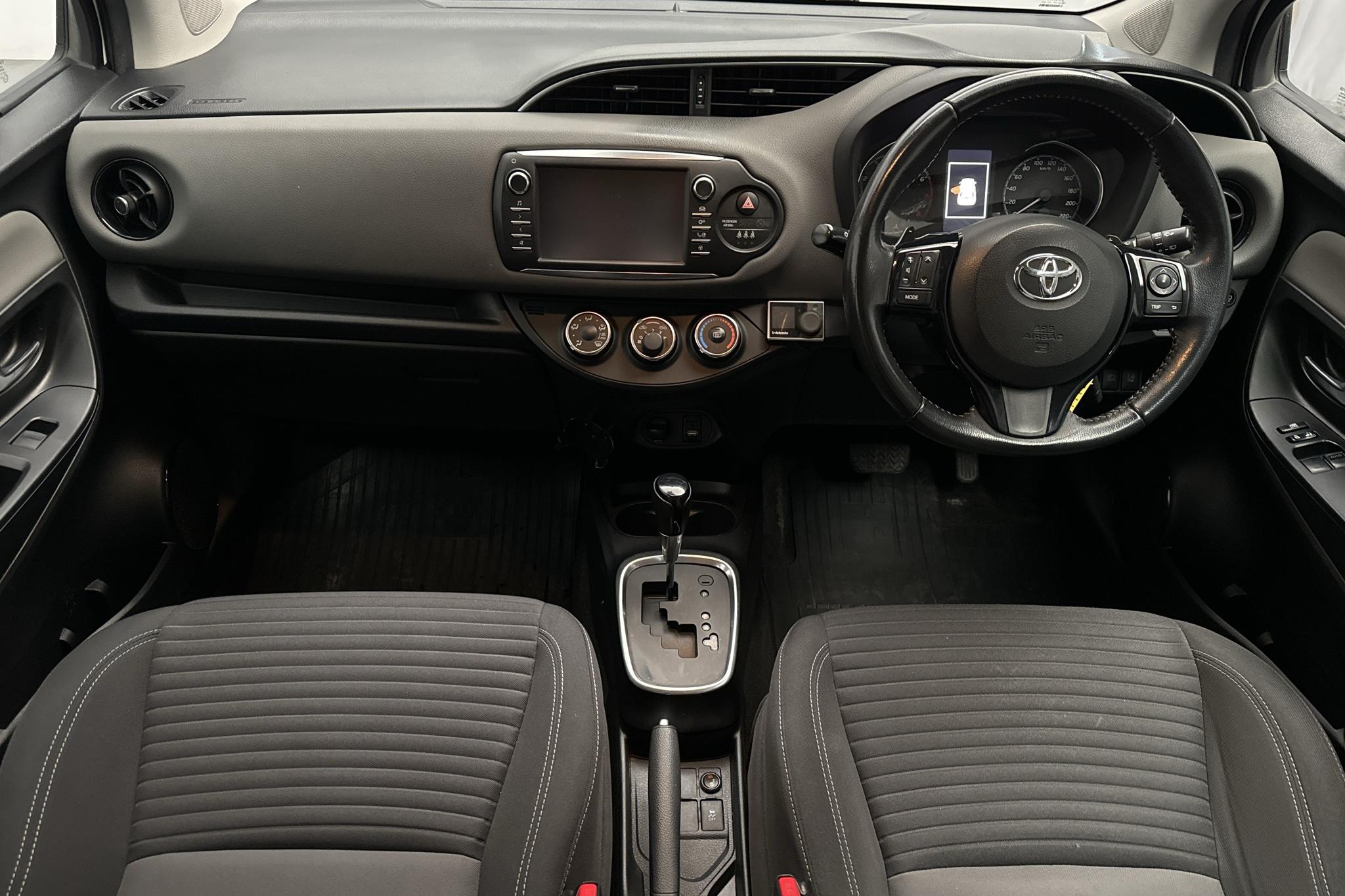Toyota Högerstyrd Yaris 1.5 5dr (111hk) - 82 050 km - Automaatne - valge - 2018