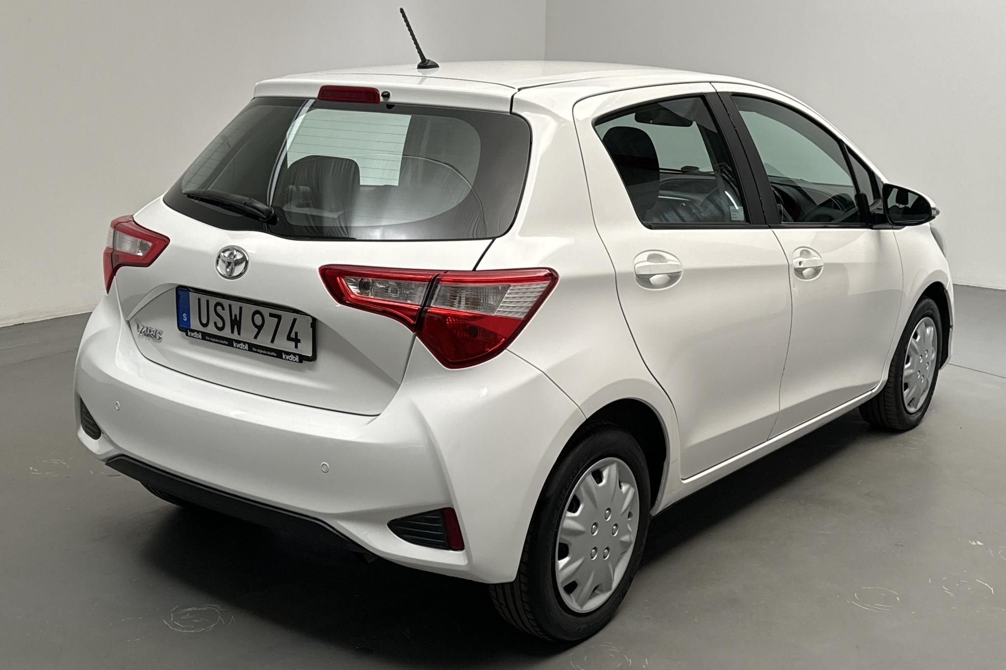 Toyota Yaris 1.5 5dr (111hk) - 8 205 mil - Automat - vit - 2018