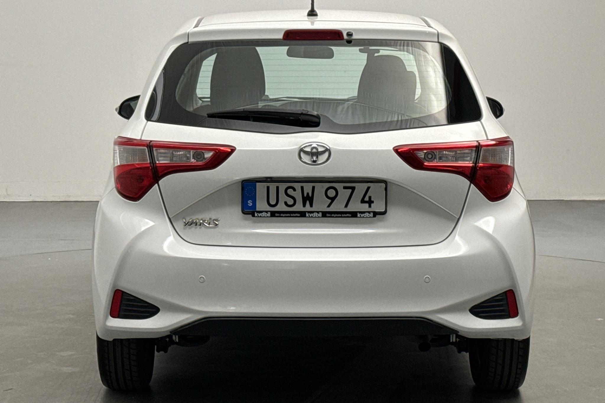 Toyota Högerstyrd Yaris 1.5 5dr (111hk) - 82 050 km - Automatyczna - biały - 2018