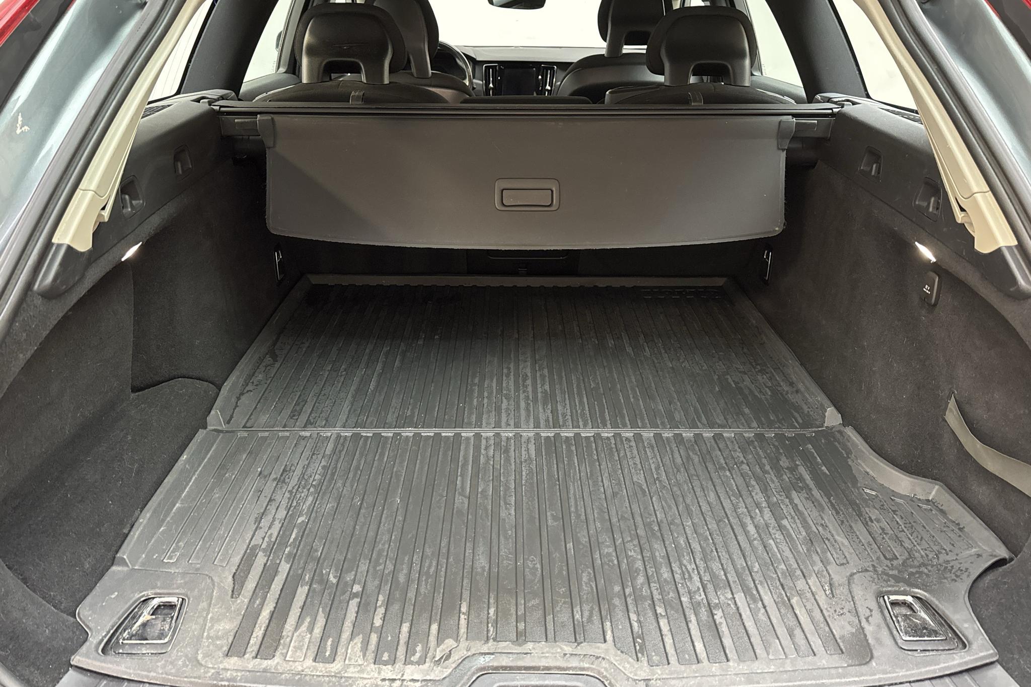 Volvo V90 D3 AWD (150hk) - 15 431 mil - Automat - grå - 2017